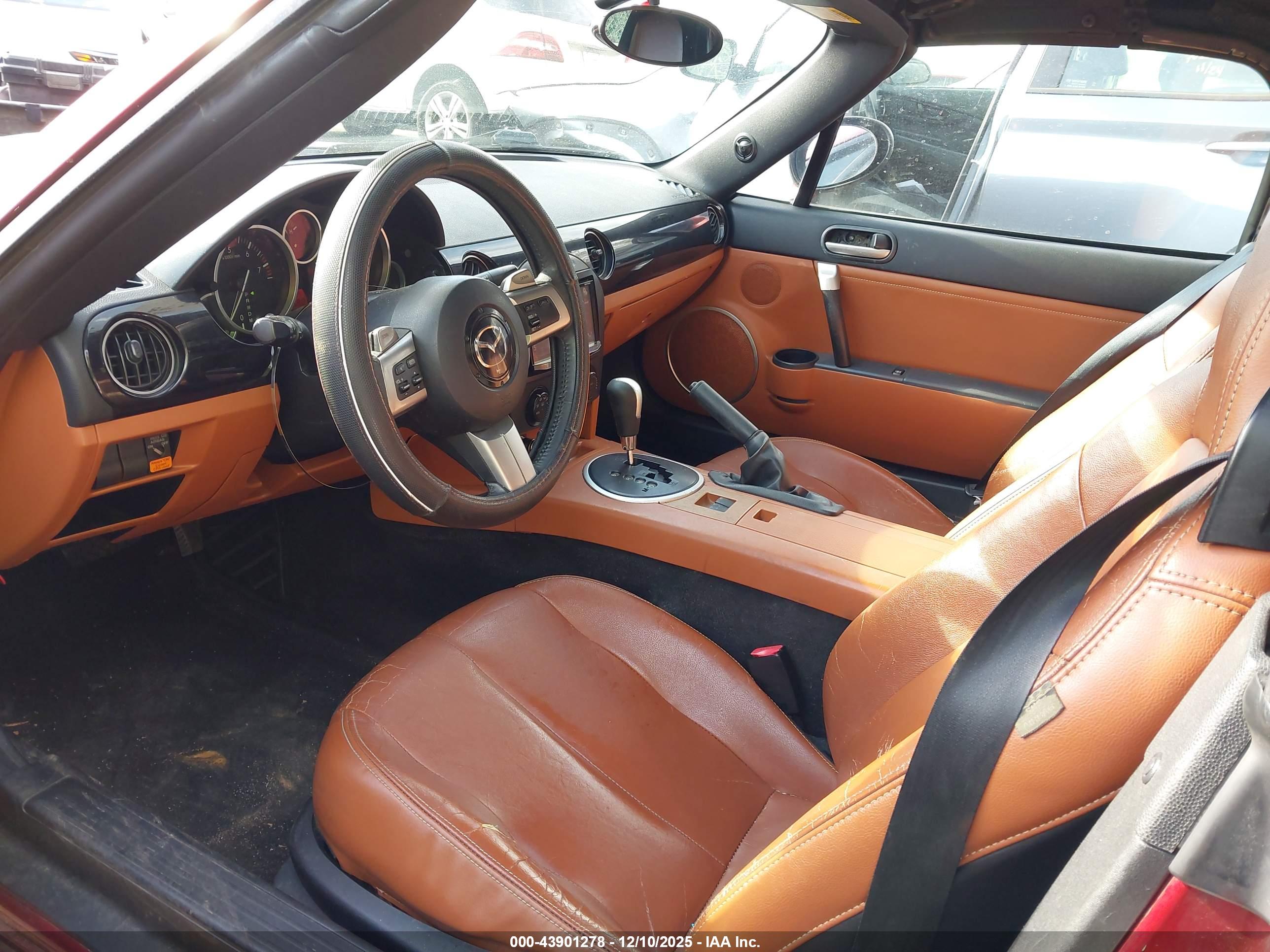 MAZDA MX-5 image 8