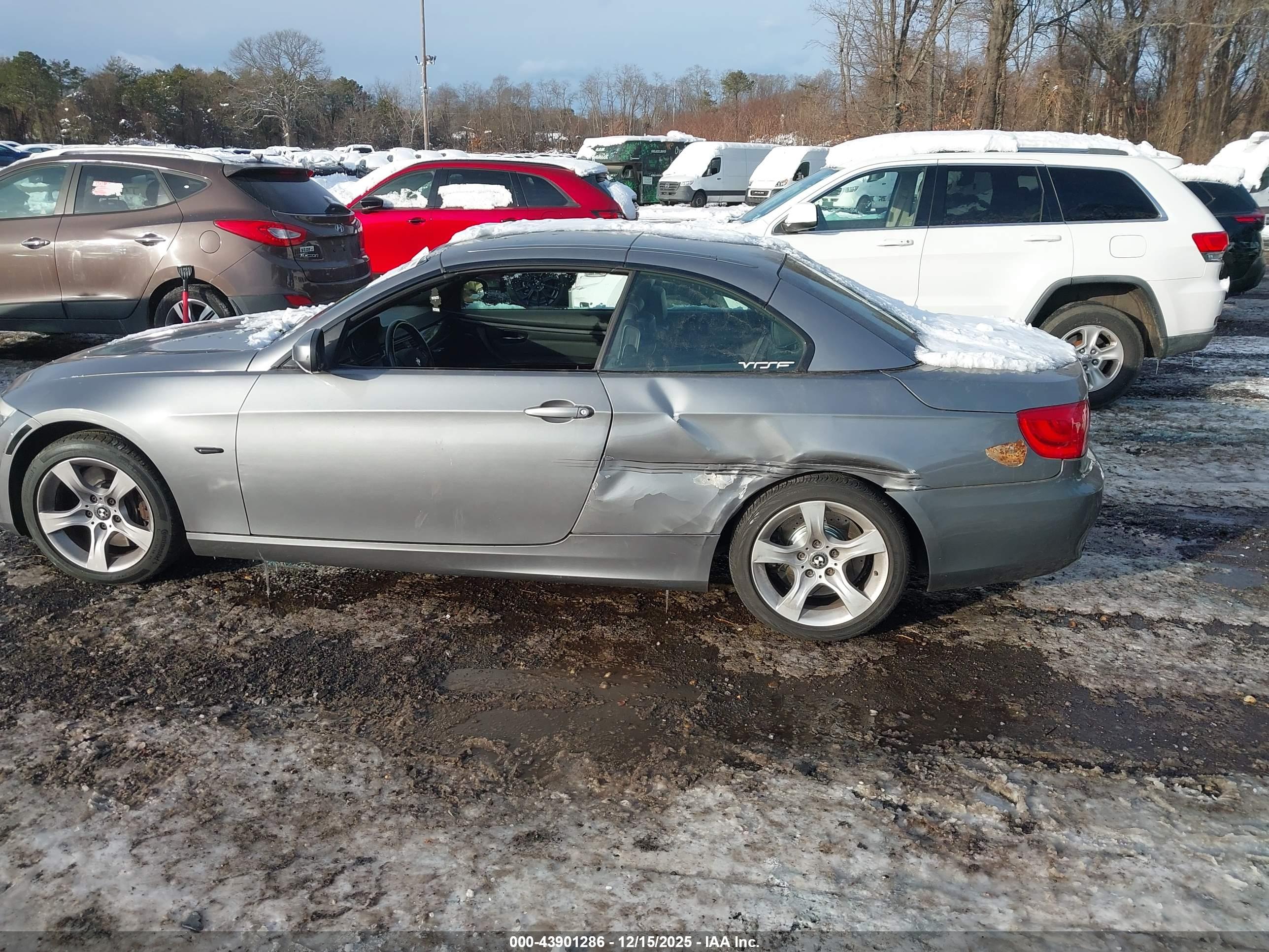 BMW 335I image 6