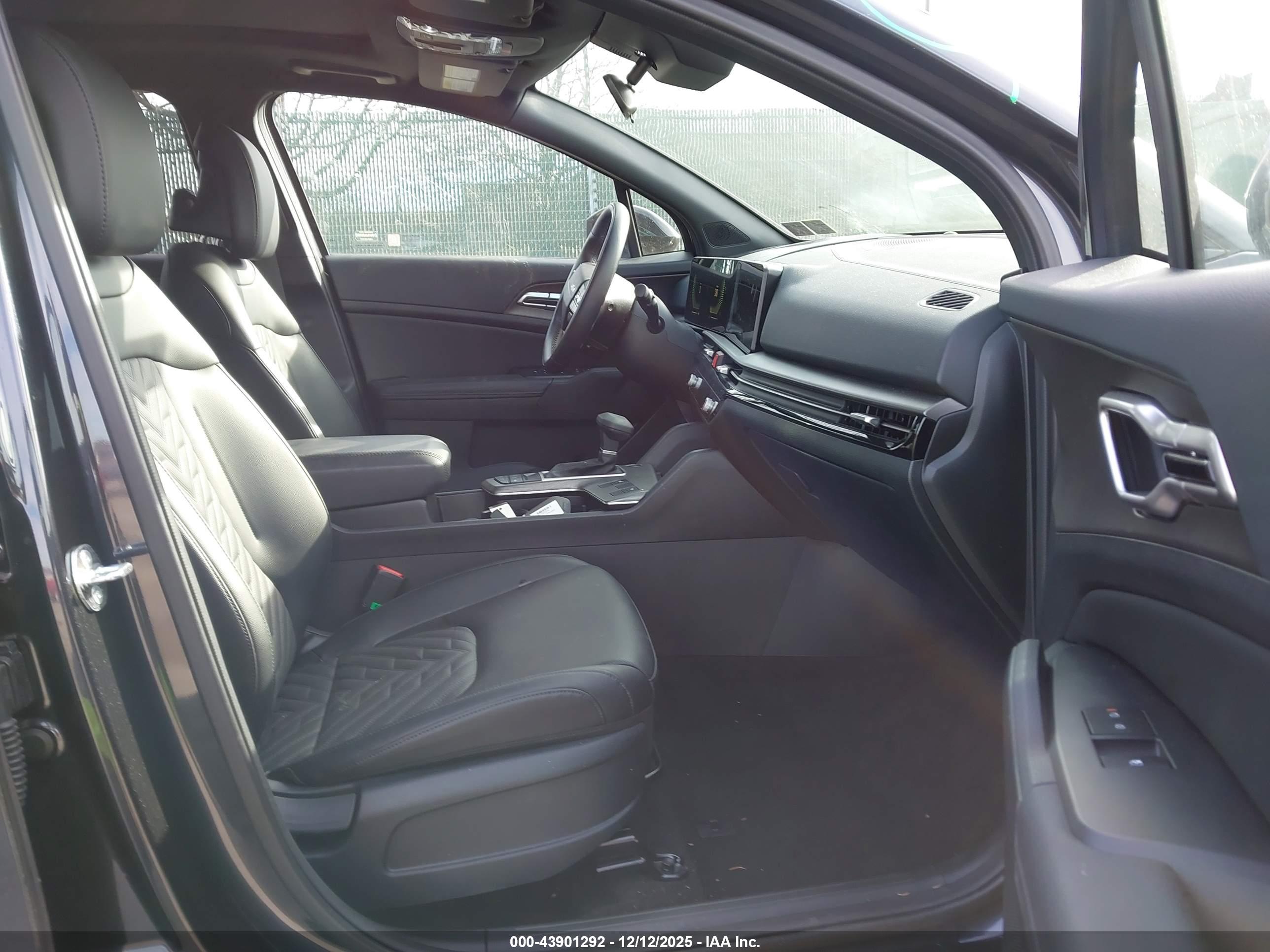 KIA SPORTAGE image 5