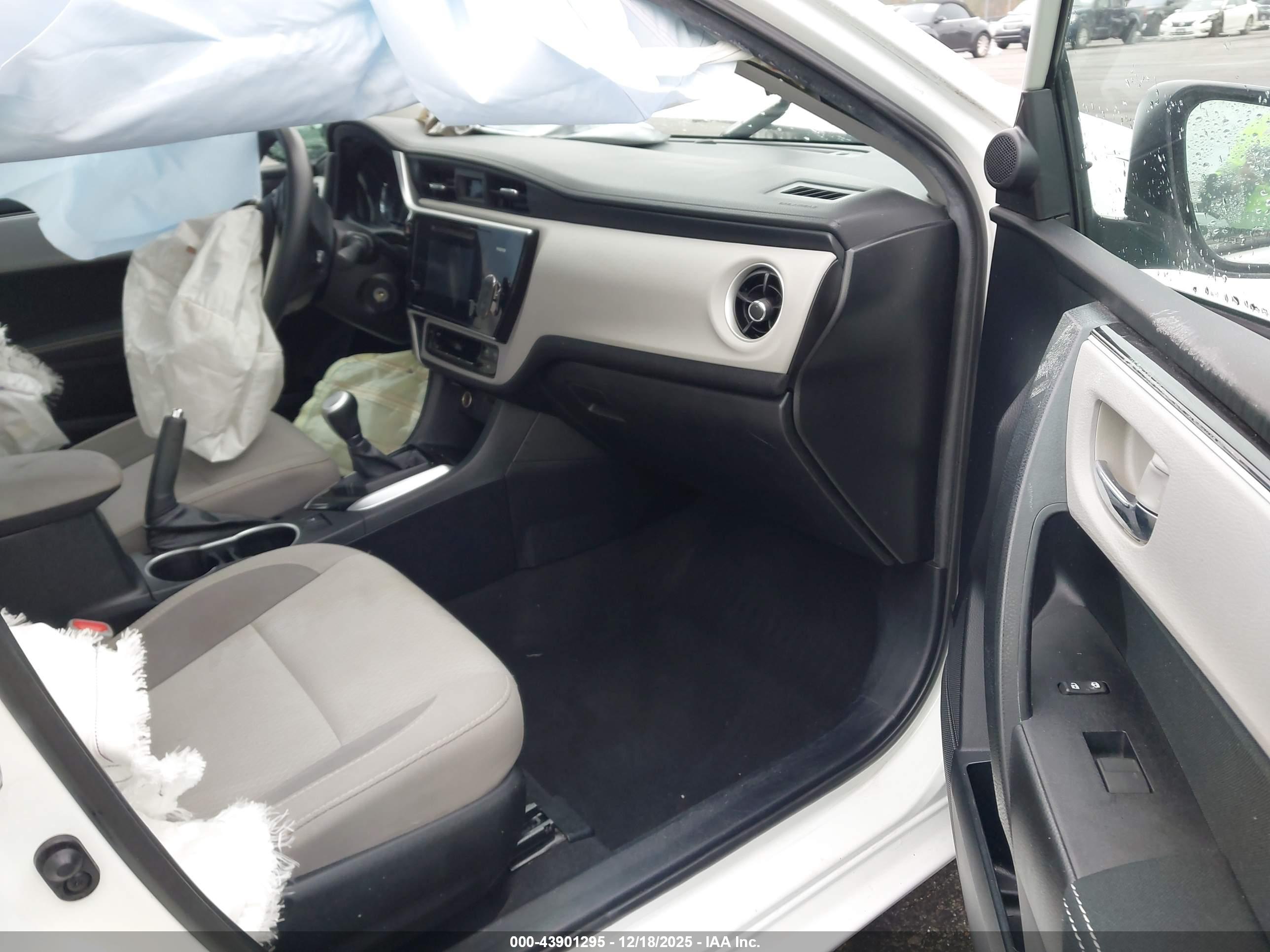 TOYOTA COROLLA image 5