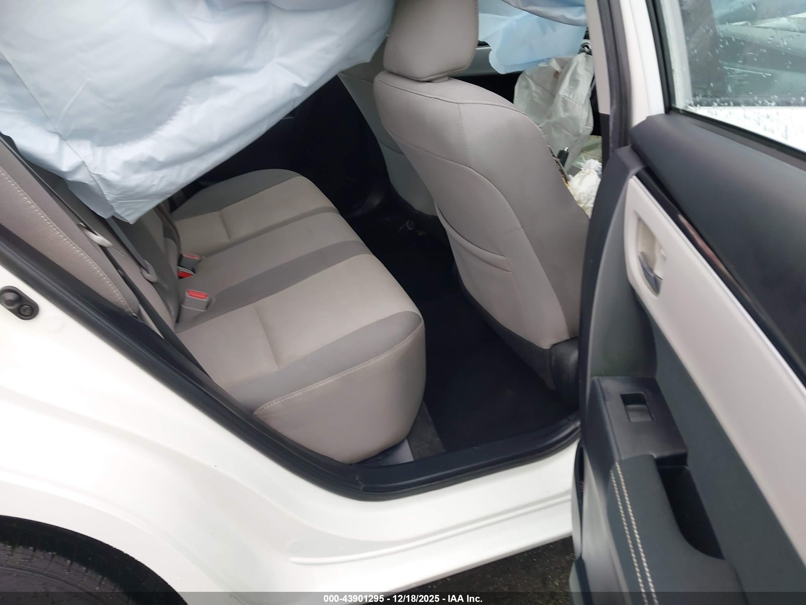 TOYOTA COROLLA image 8