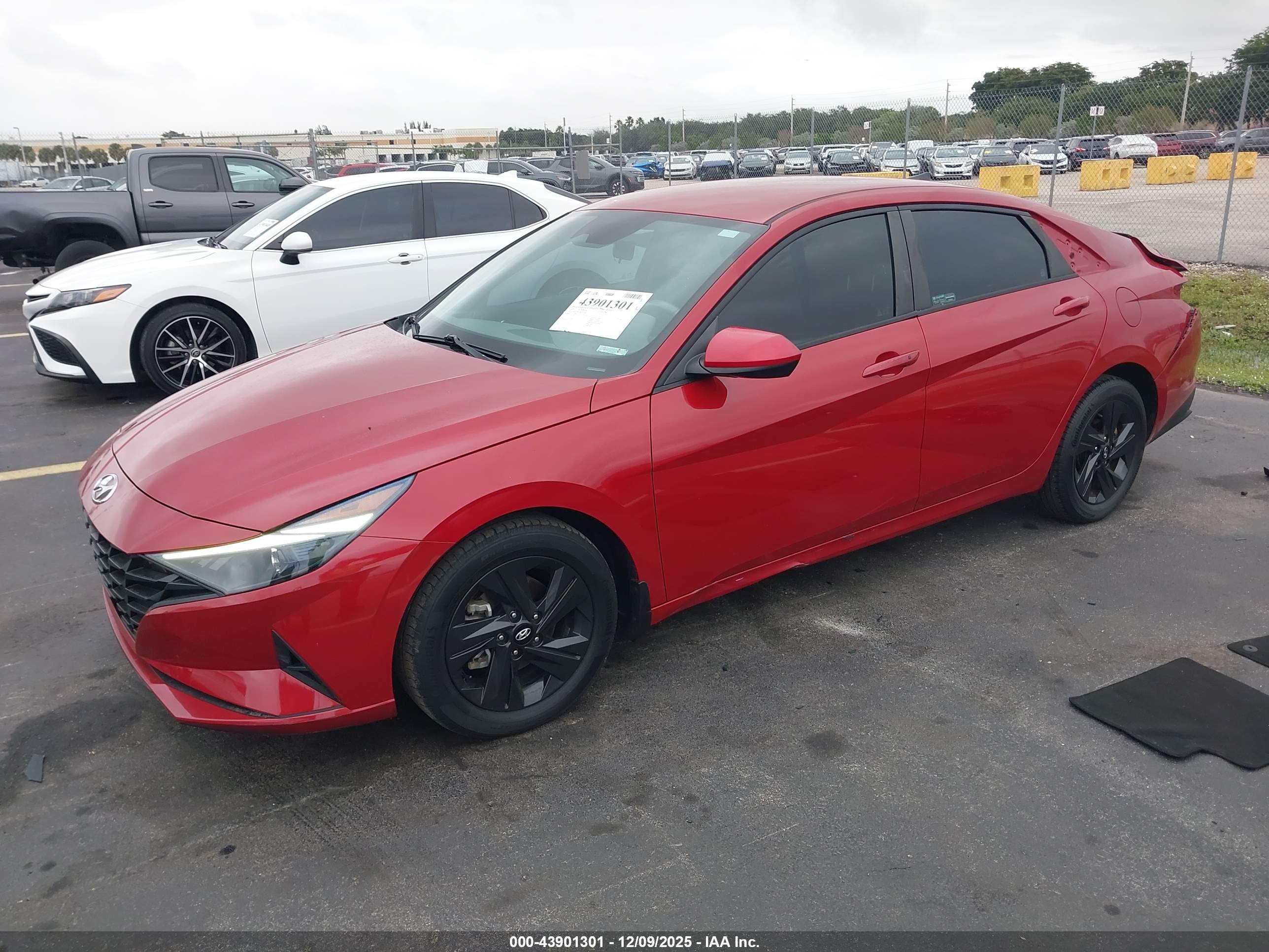 HYUNDAI ELANTRA image 2
