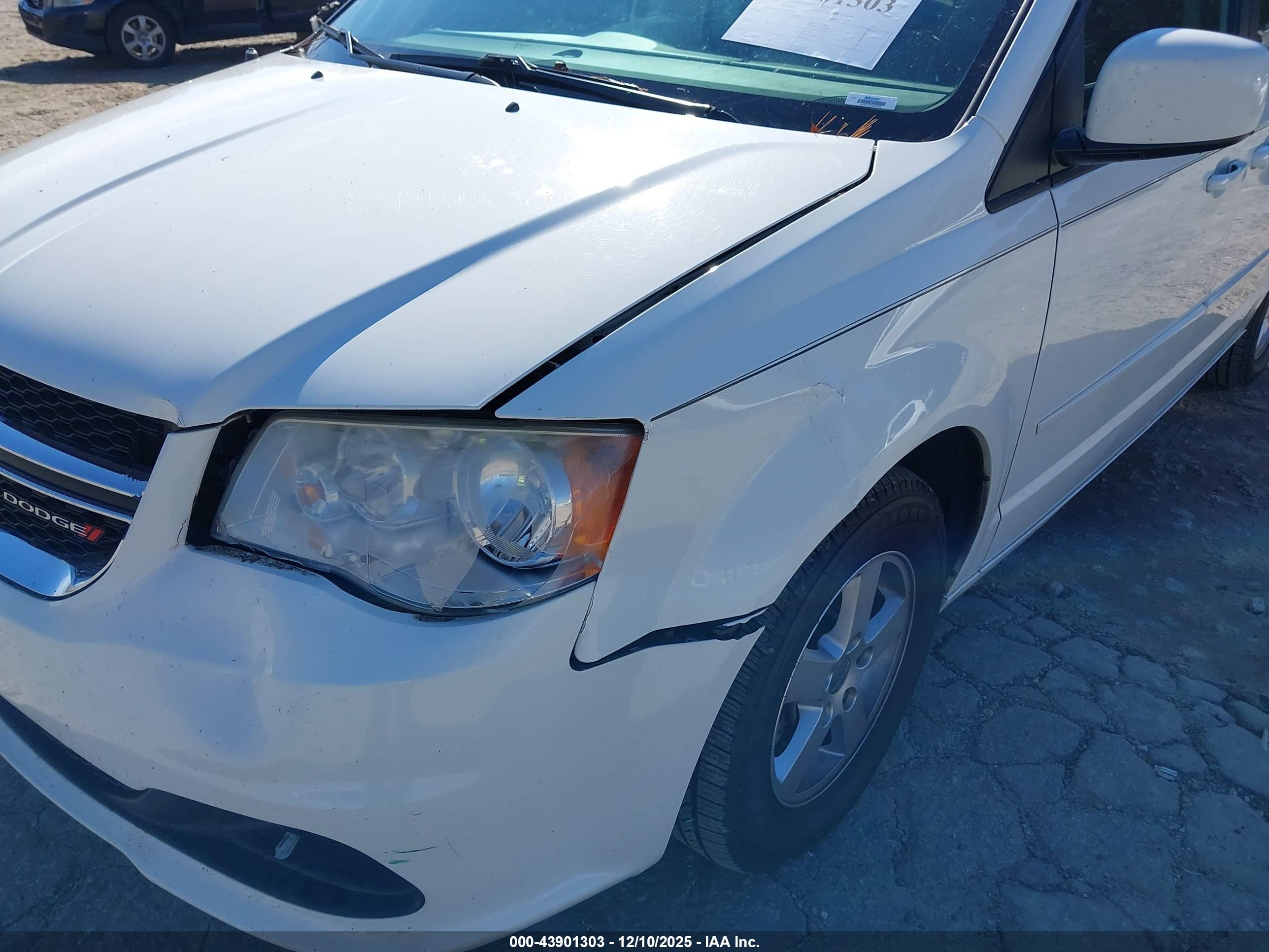 DODGE GRAND image 6