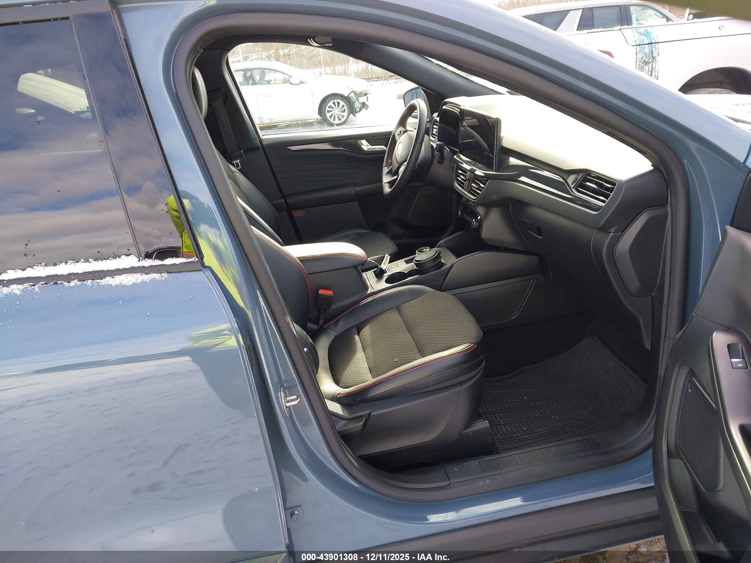 FORD ESCAPE image 5
