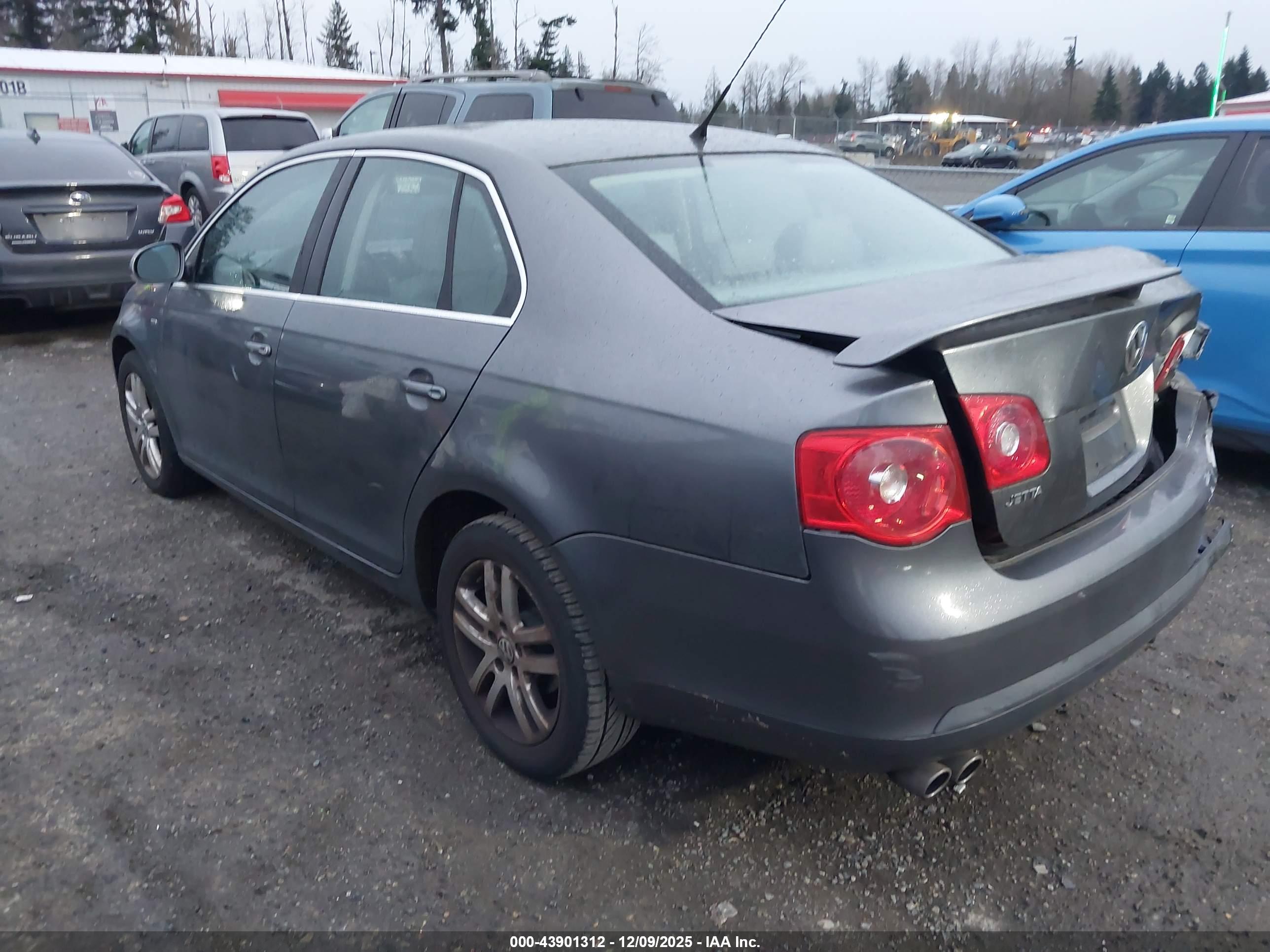 VOLKSWAGEN JETTA image 3