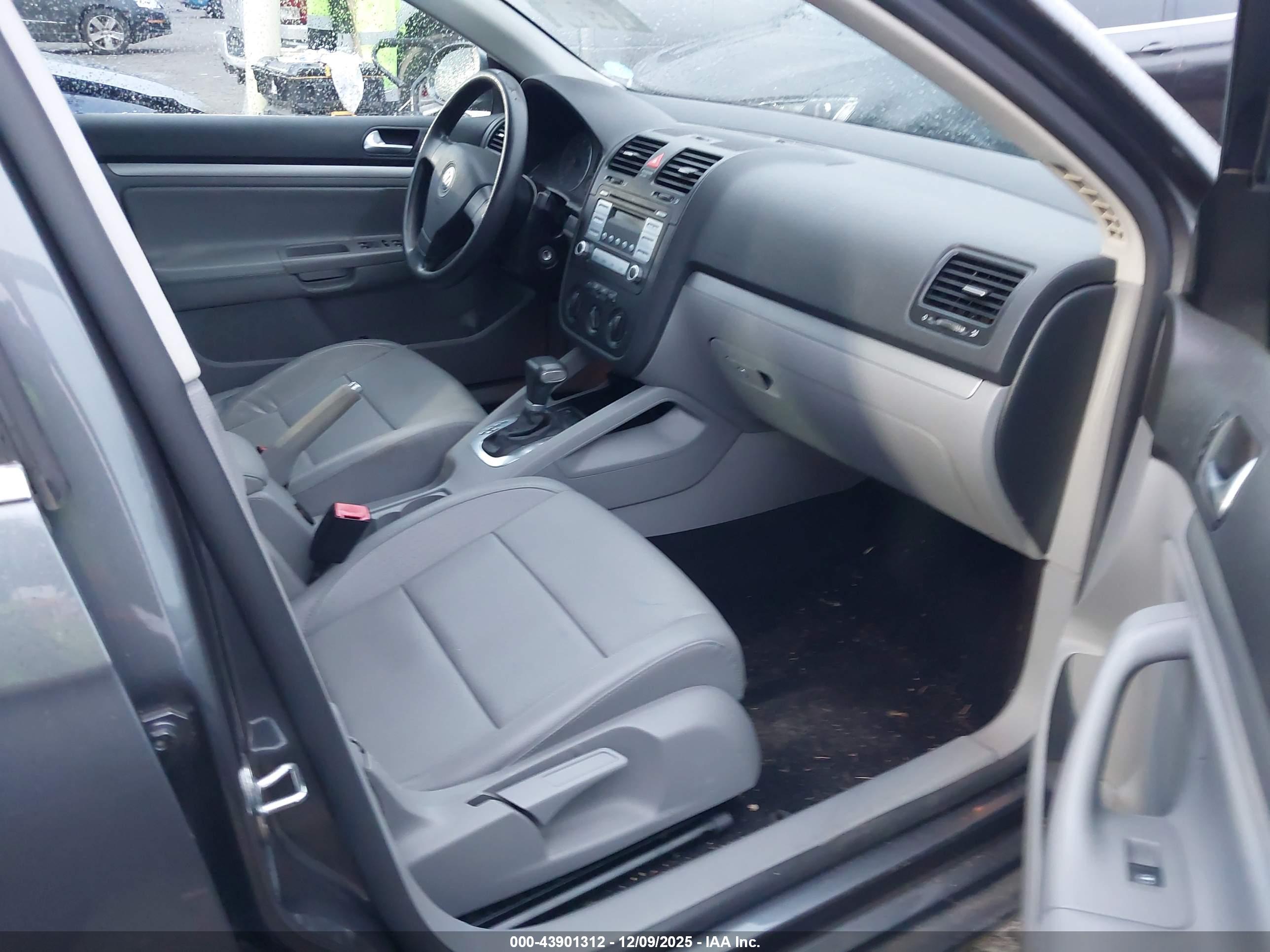 VOLKSWAGEN JETTA image 5