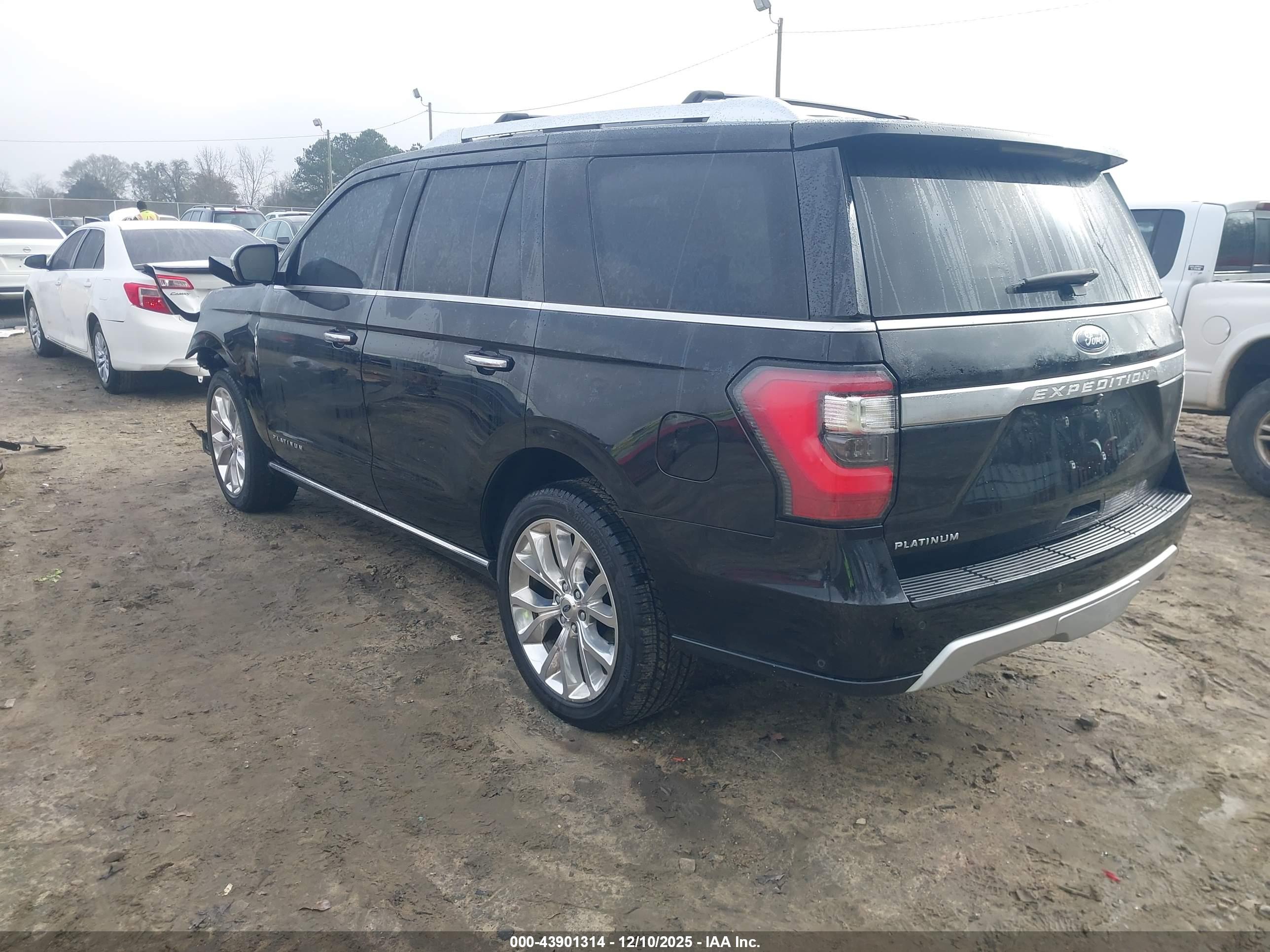 FORD EXPEDITION image 3