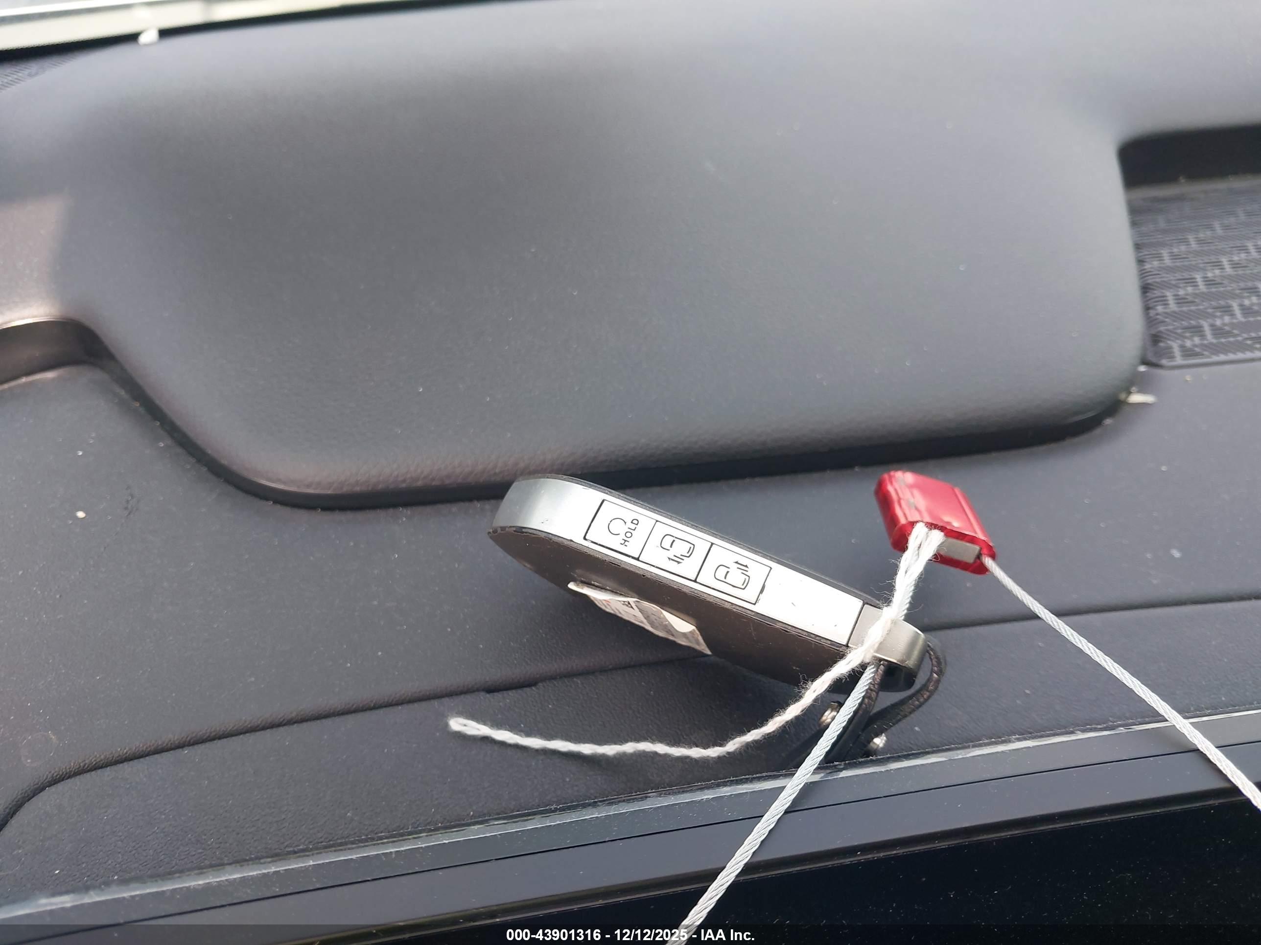 KIA CARNIVAL image 11