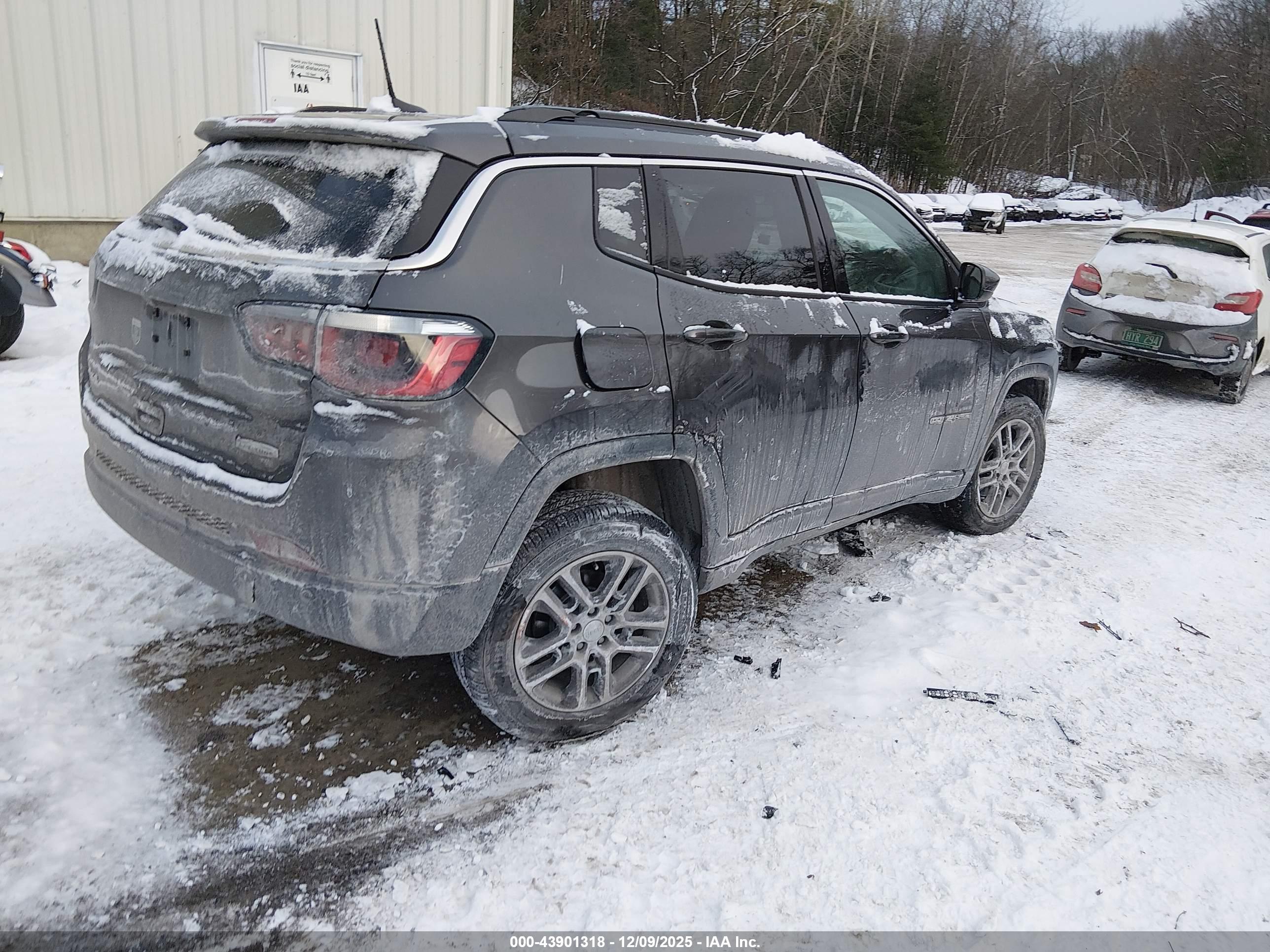 JEEP COMPASS image 4