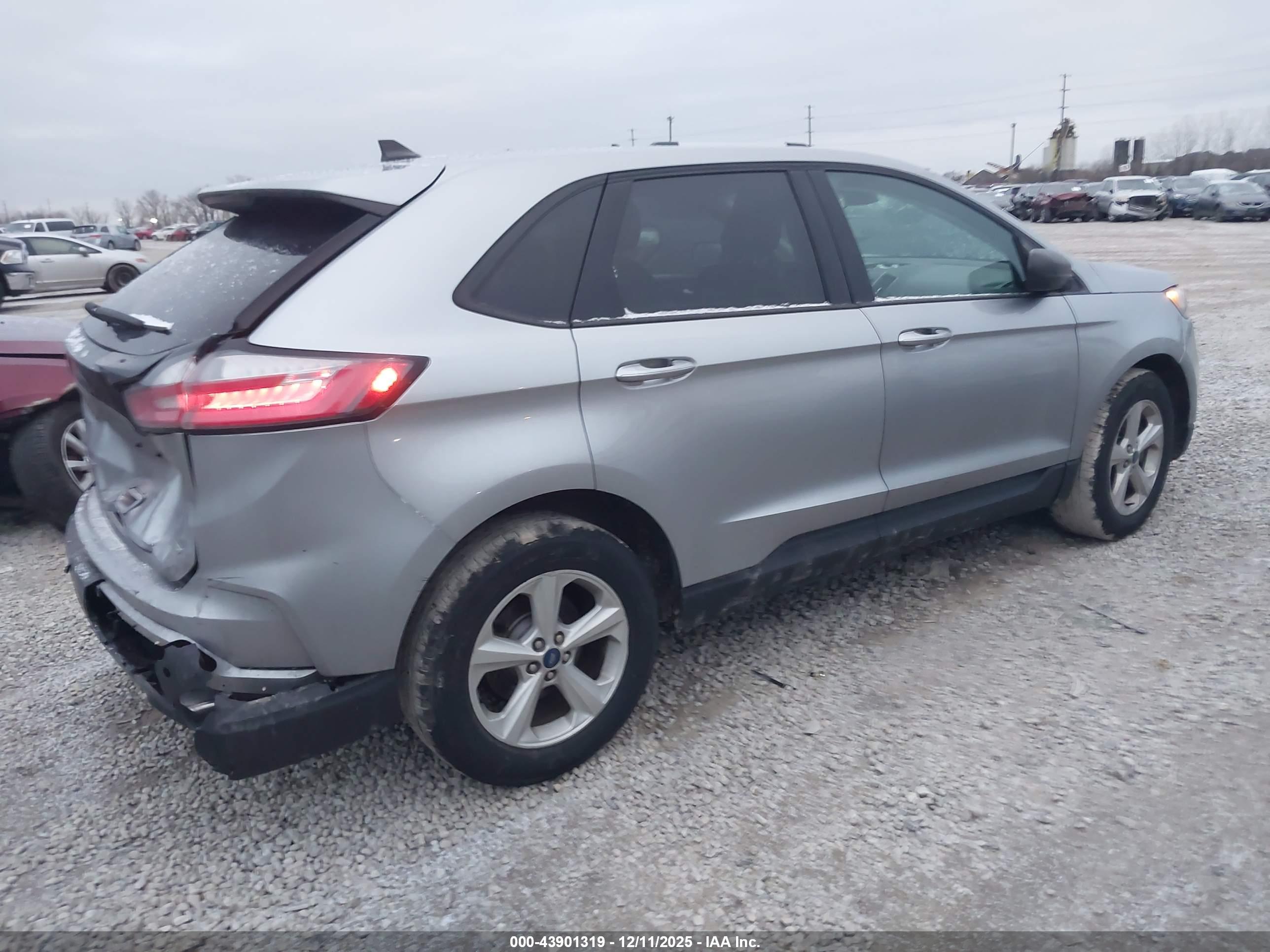 FORD EDGE image 4
