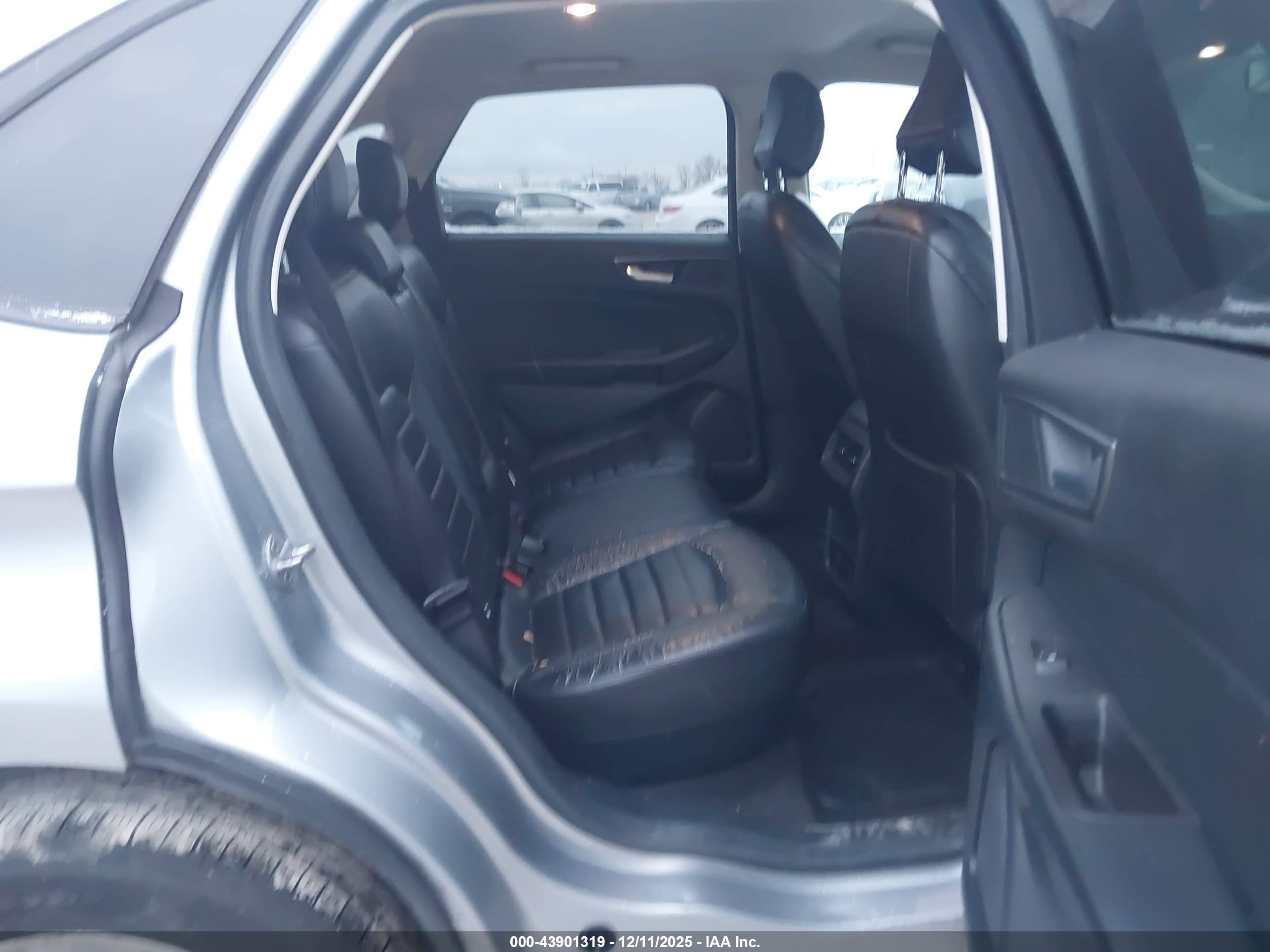 FORD EDGE image 8