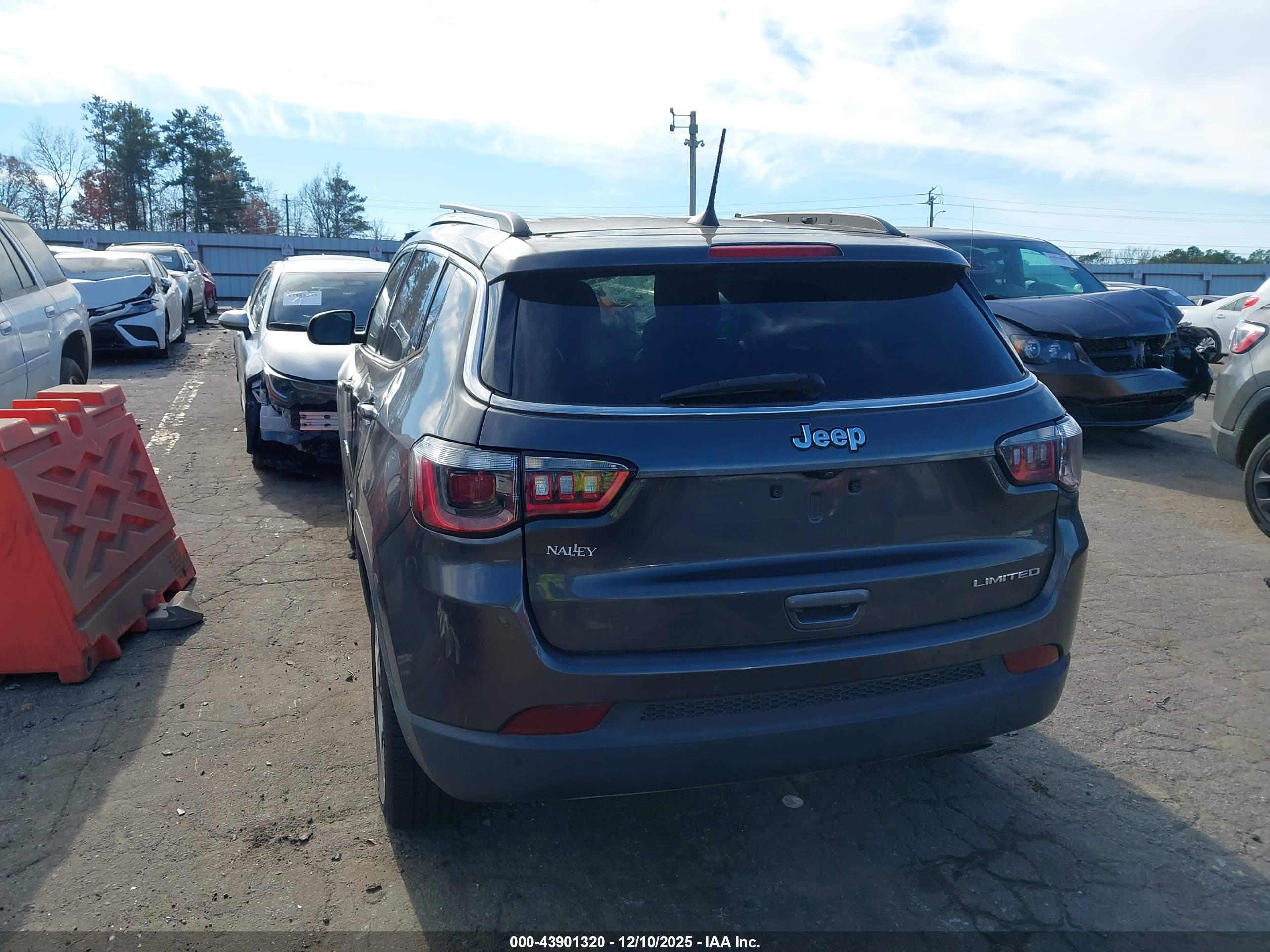 JEEP COMPASS image 3