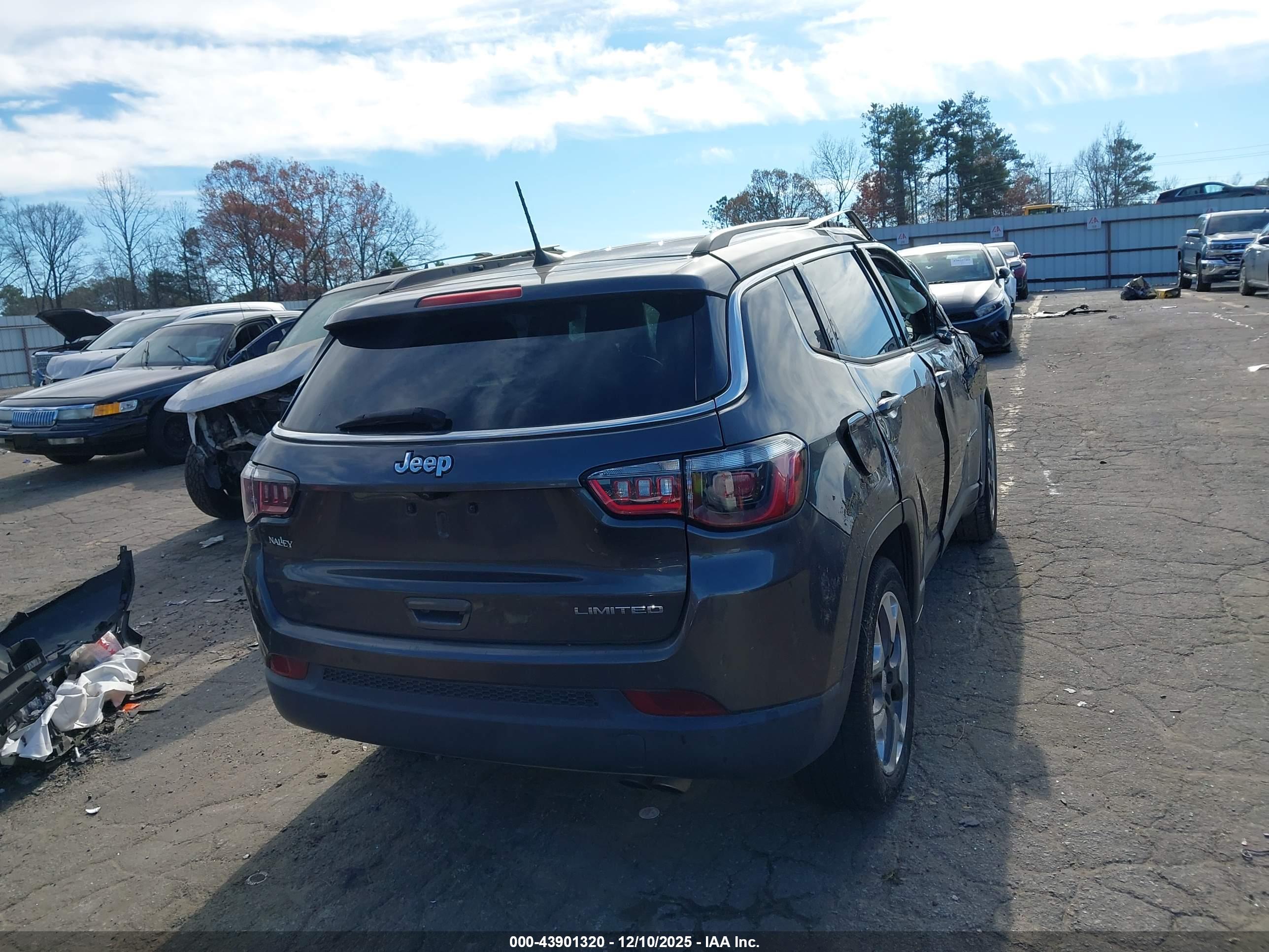 JEEP COMPASS image 4