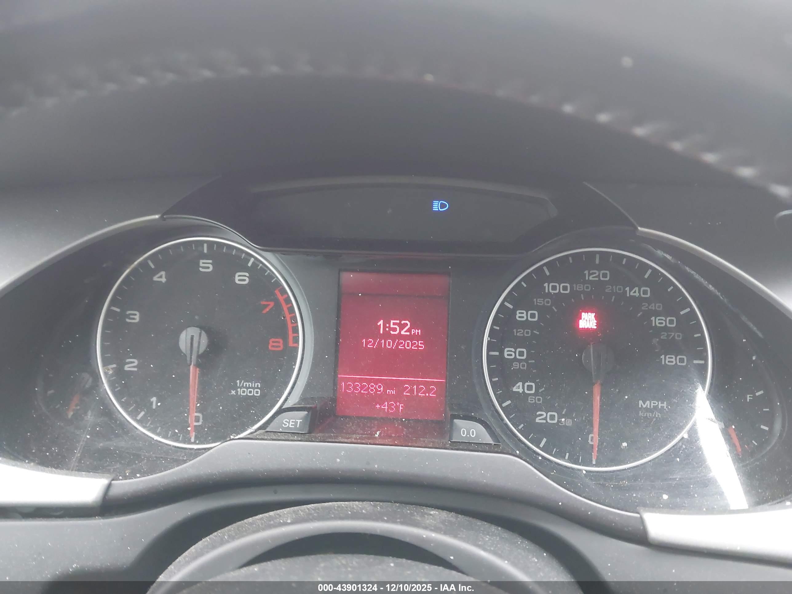 AUDI A4 image 7