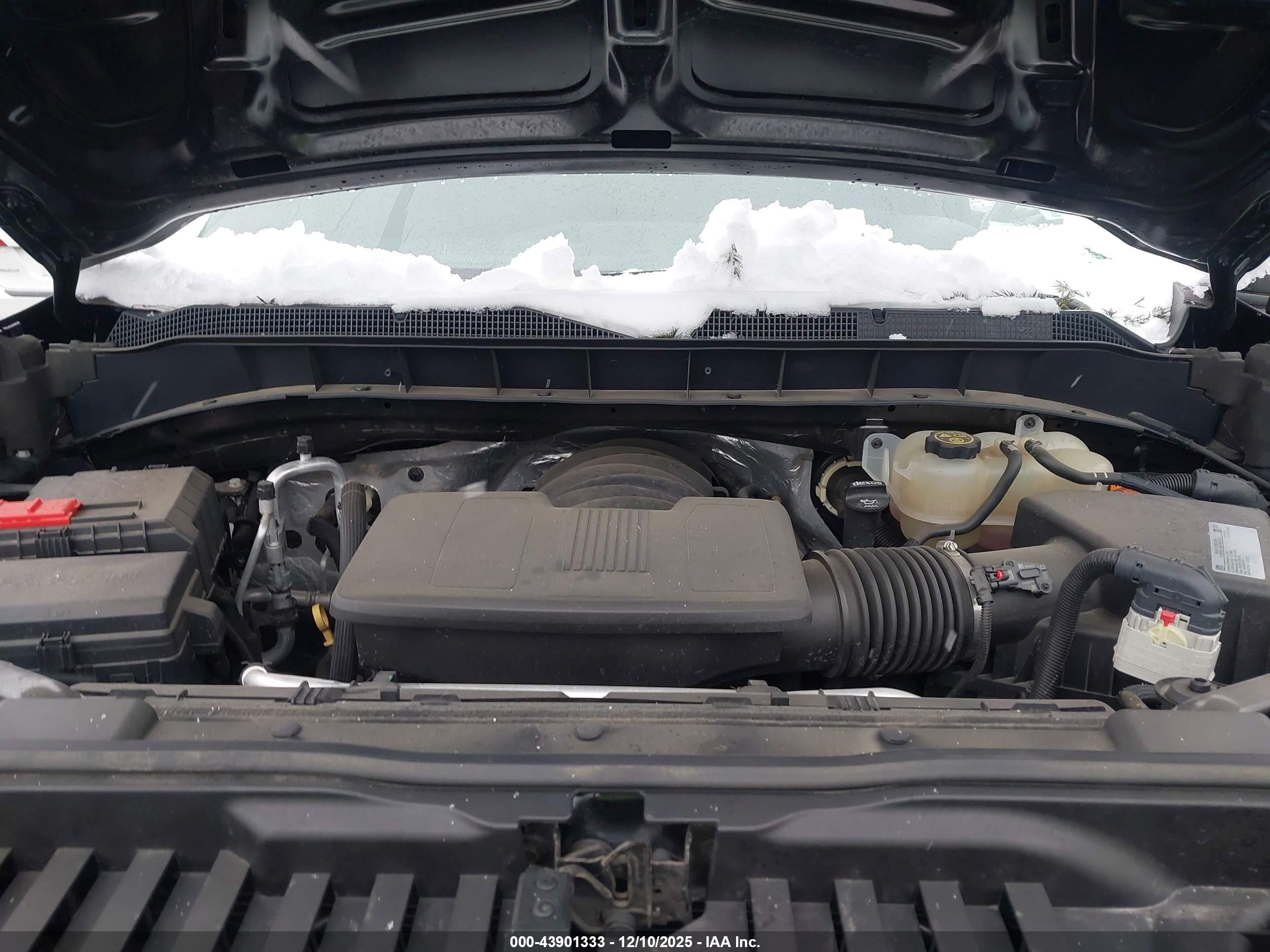 CHEVROLET SILVERADO image 10