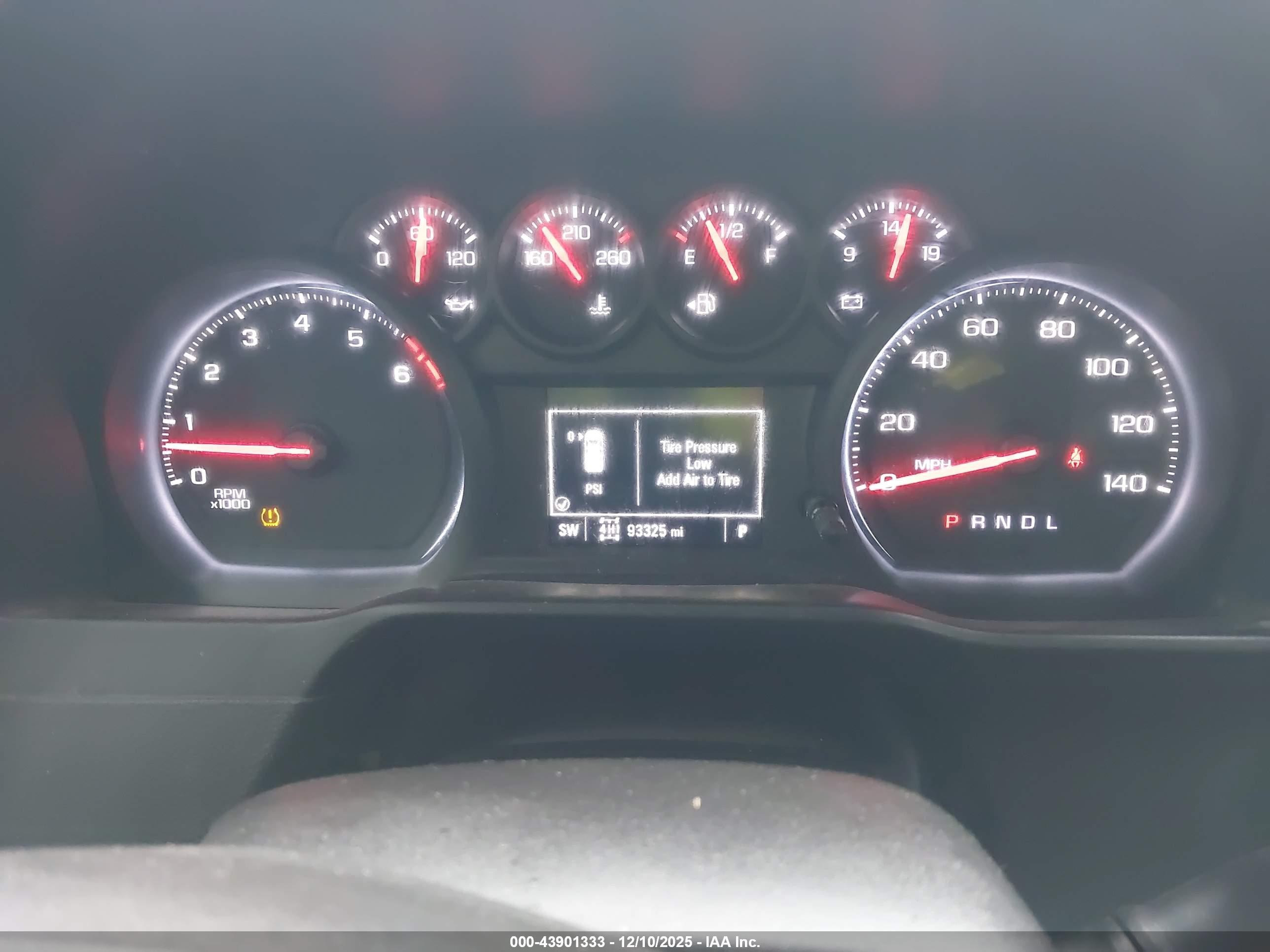 CHEVROLET SILVERADO image 7