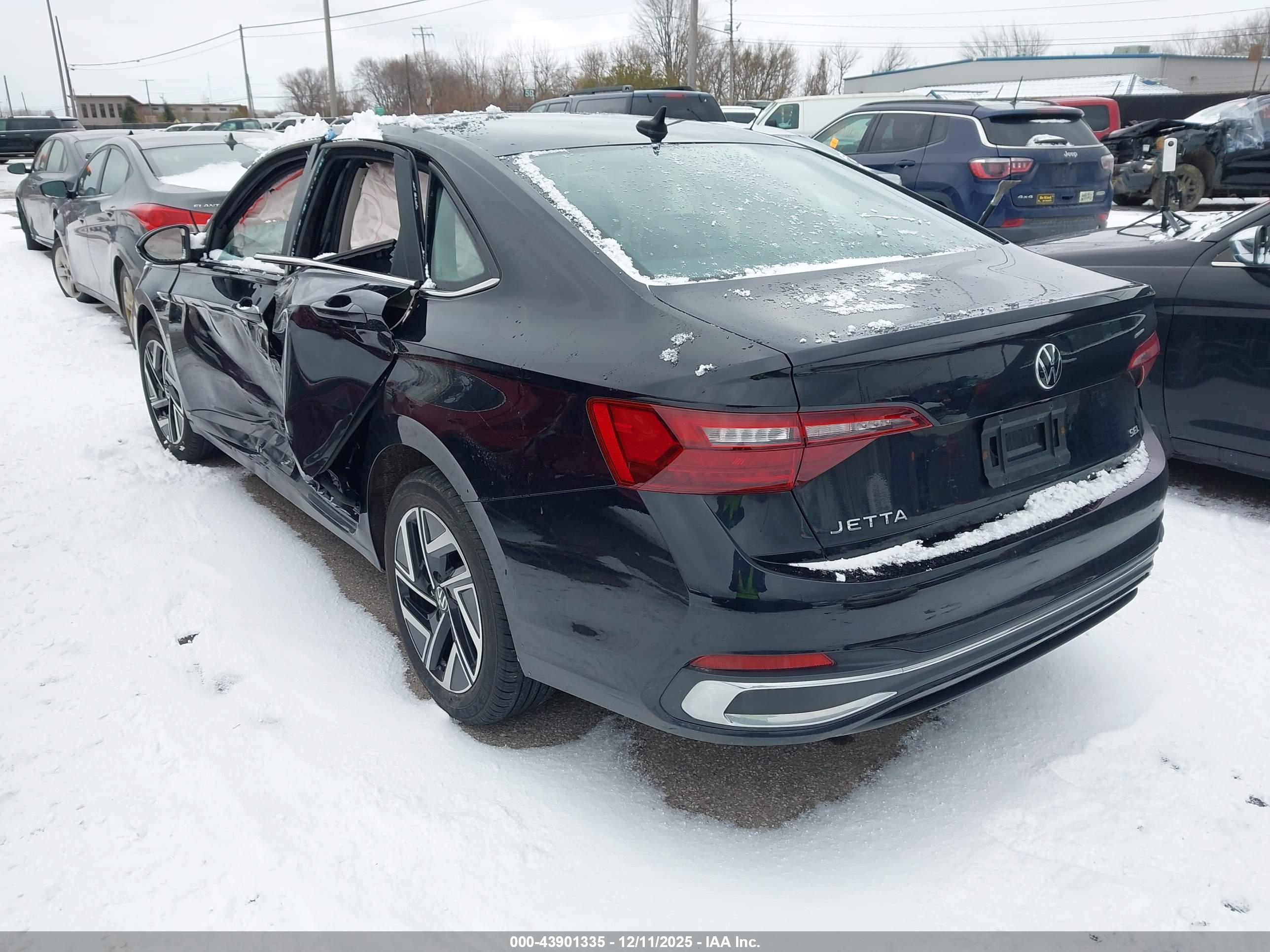 VOLKSWAGEN JETTA image 3