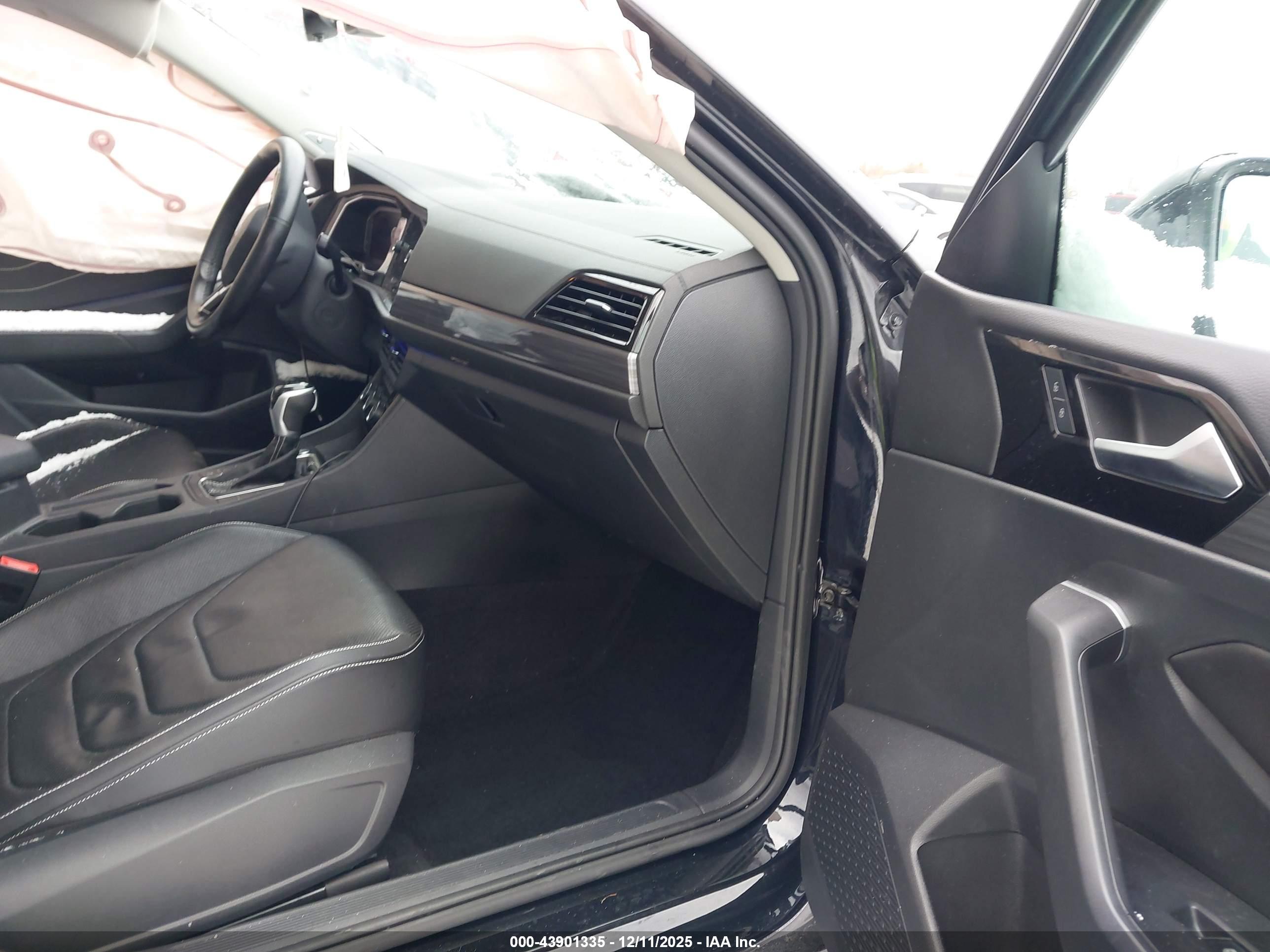VOLKSWAGEN JETTA image 5