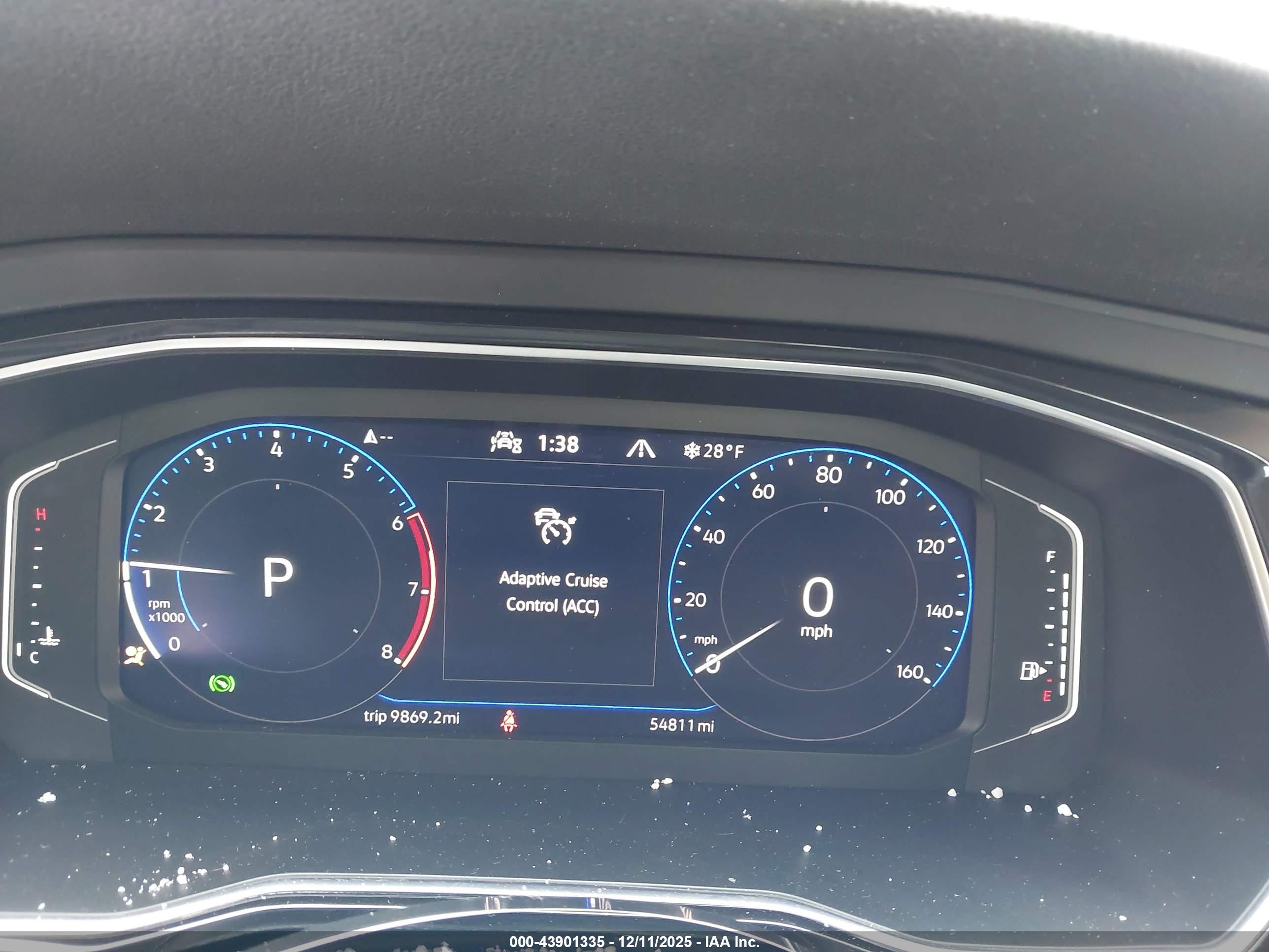 VOLKSWAGEN JETTA image 7