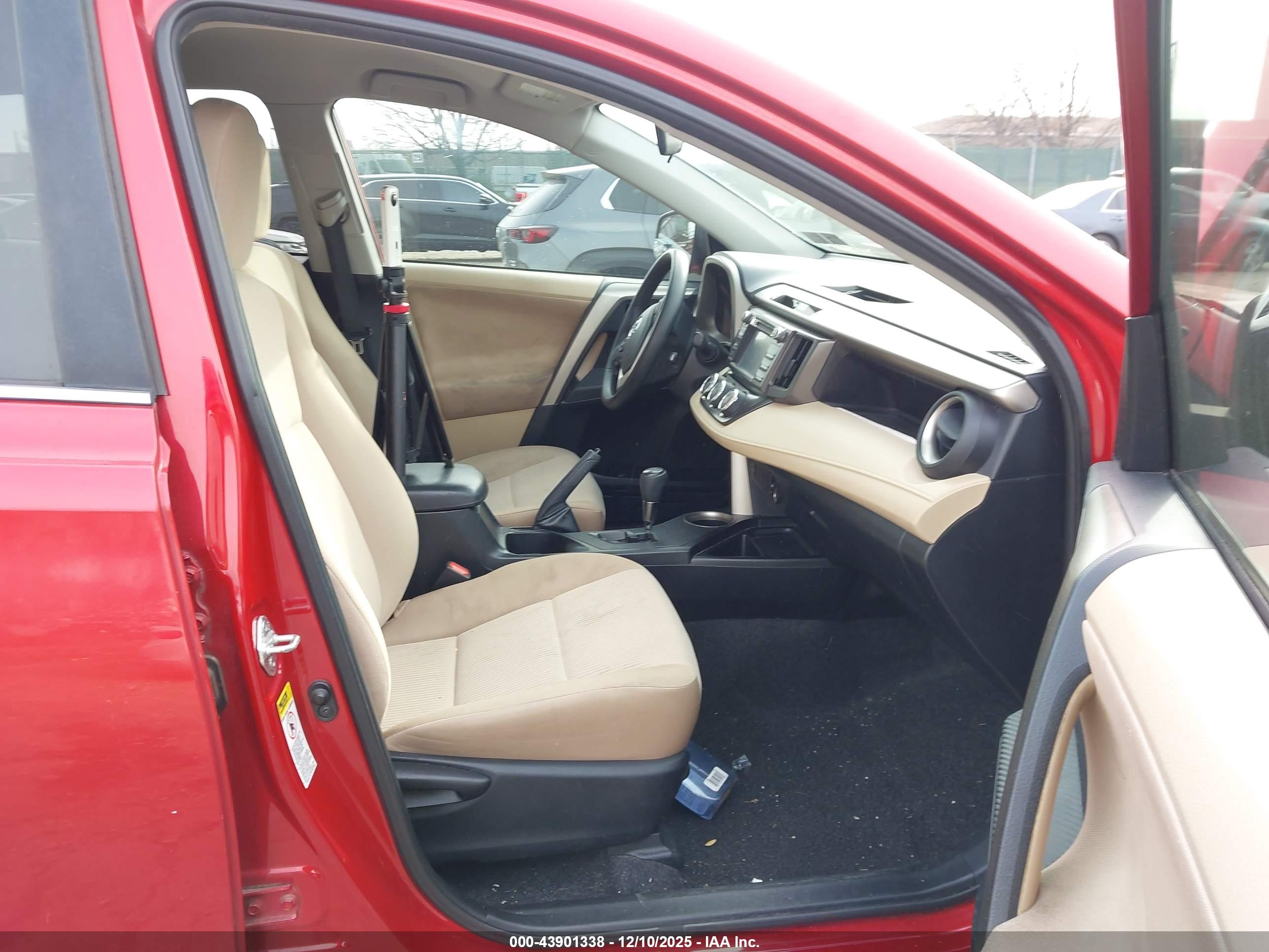 TOYOTA RAV4 image 5