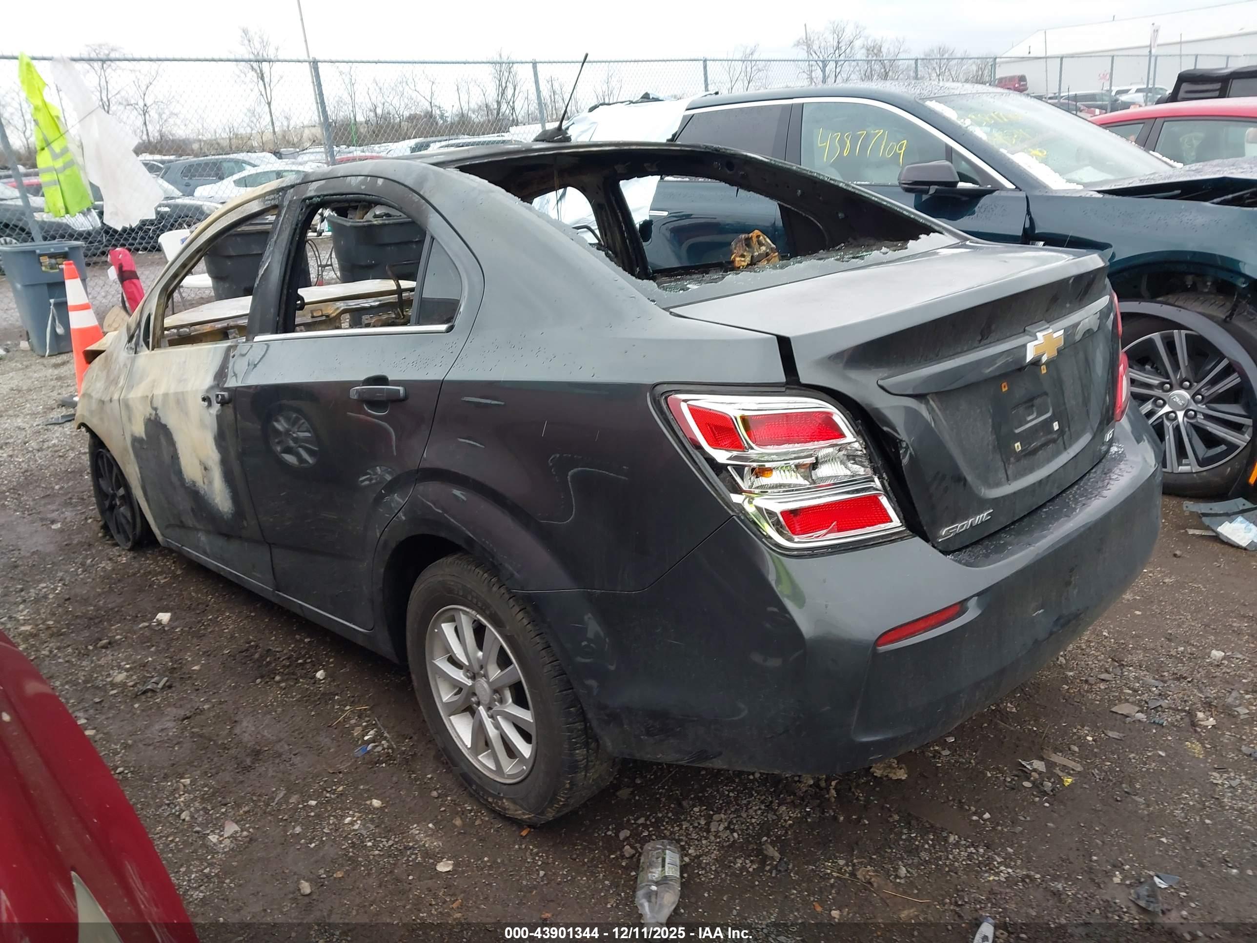 CHEVROLET SONIC image 3