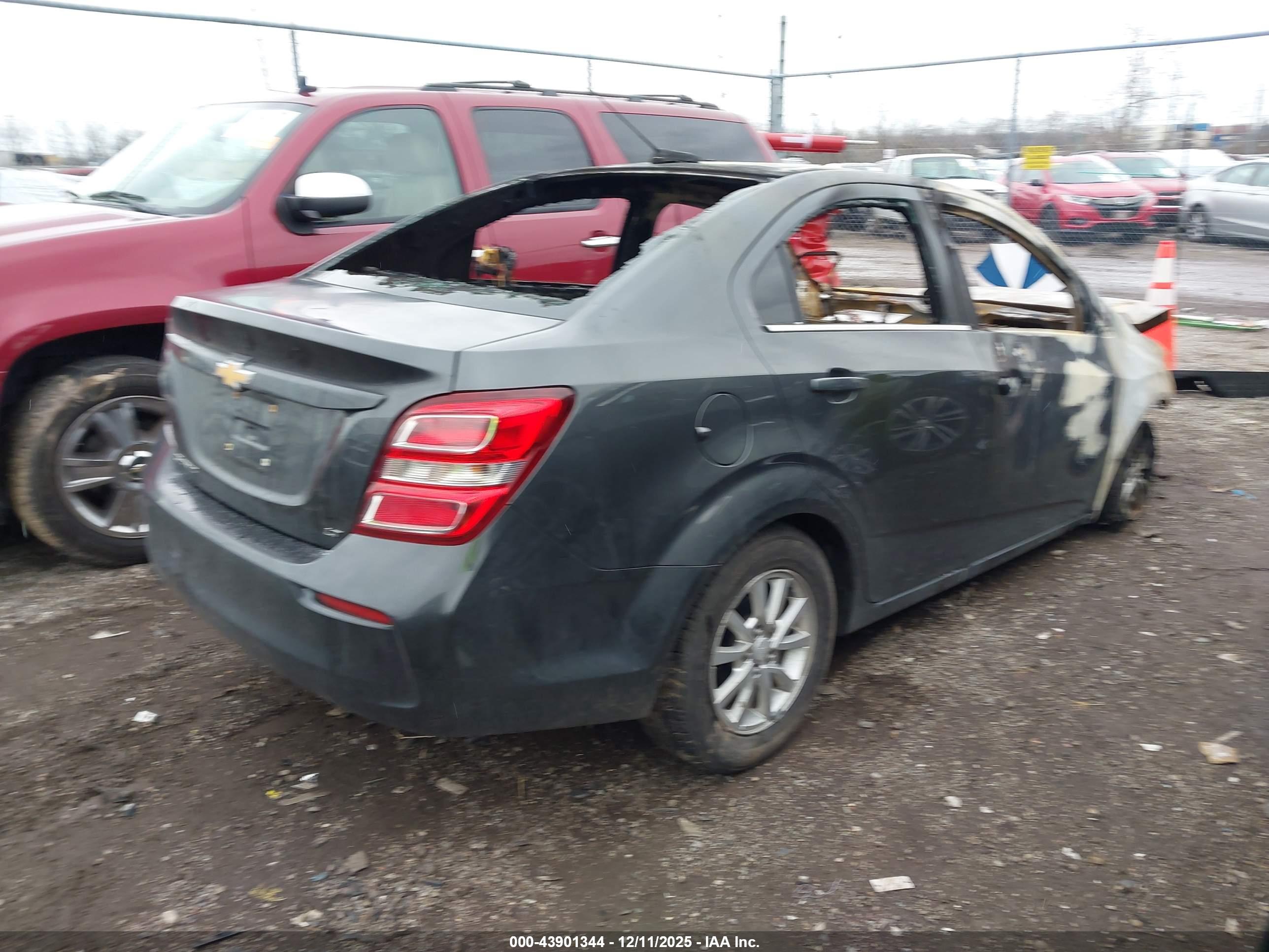 CHEVROLET SONIC image 4