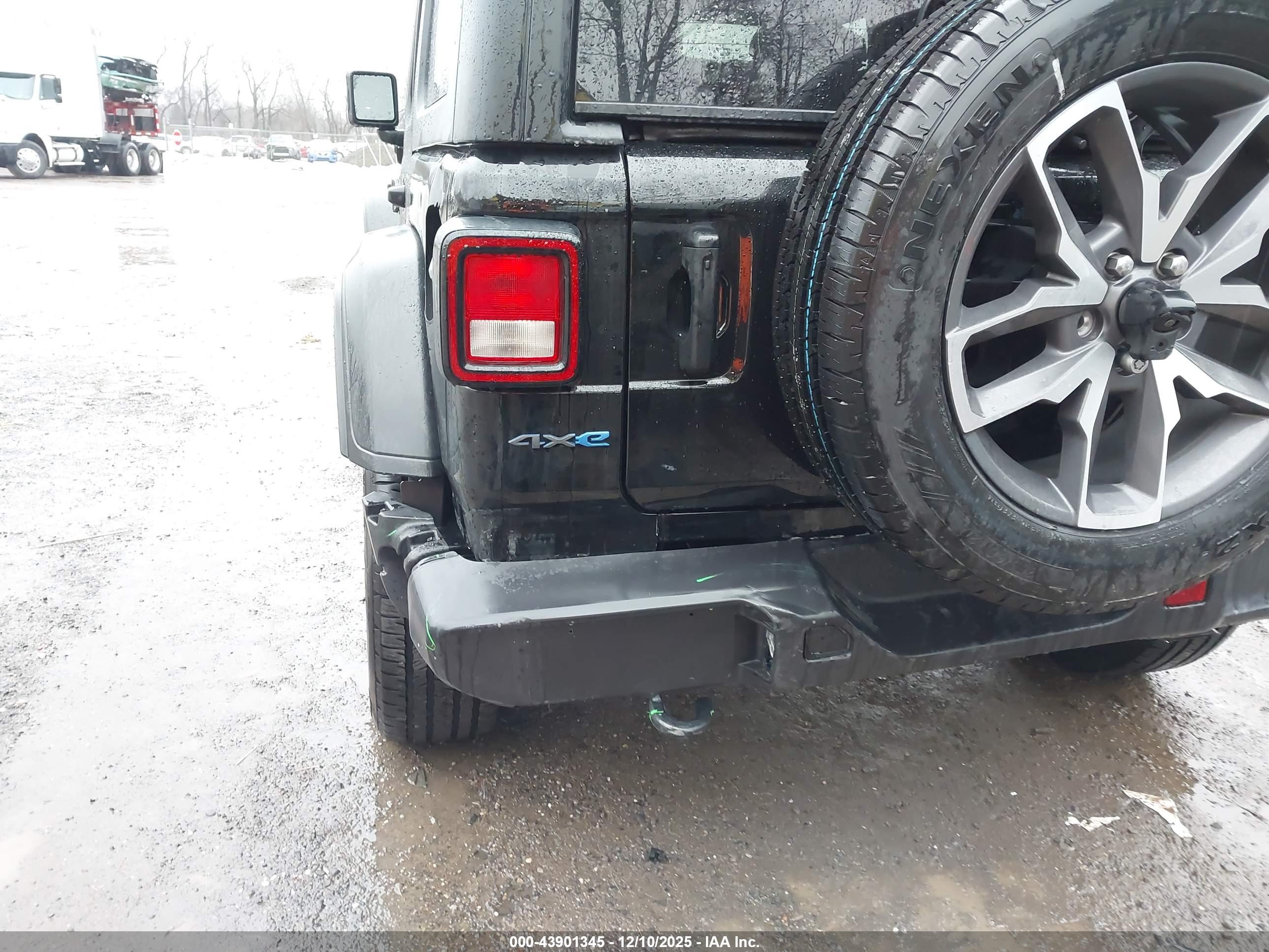 JEEP WRANGLER image 6