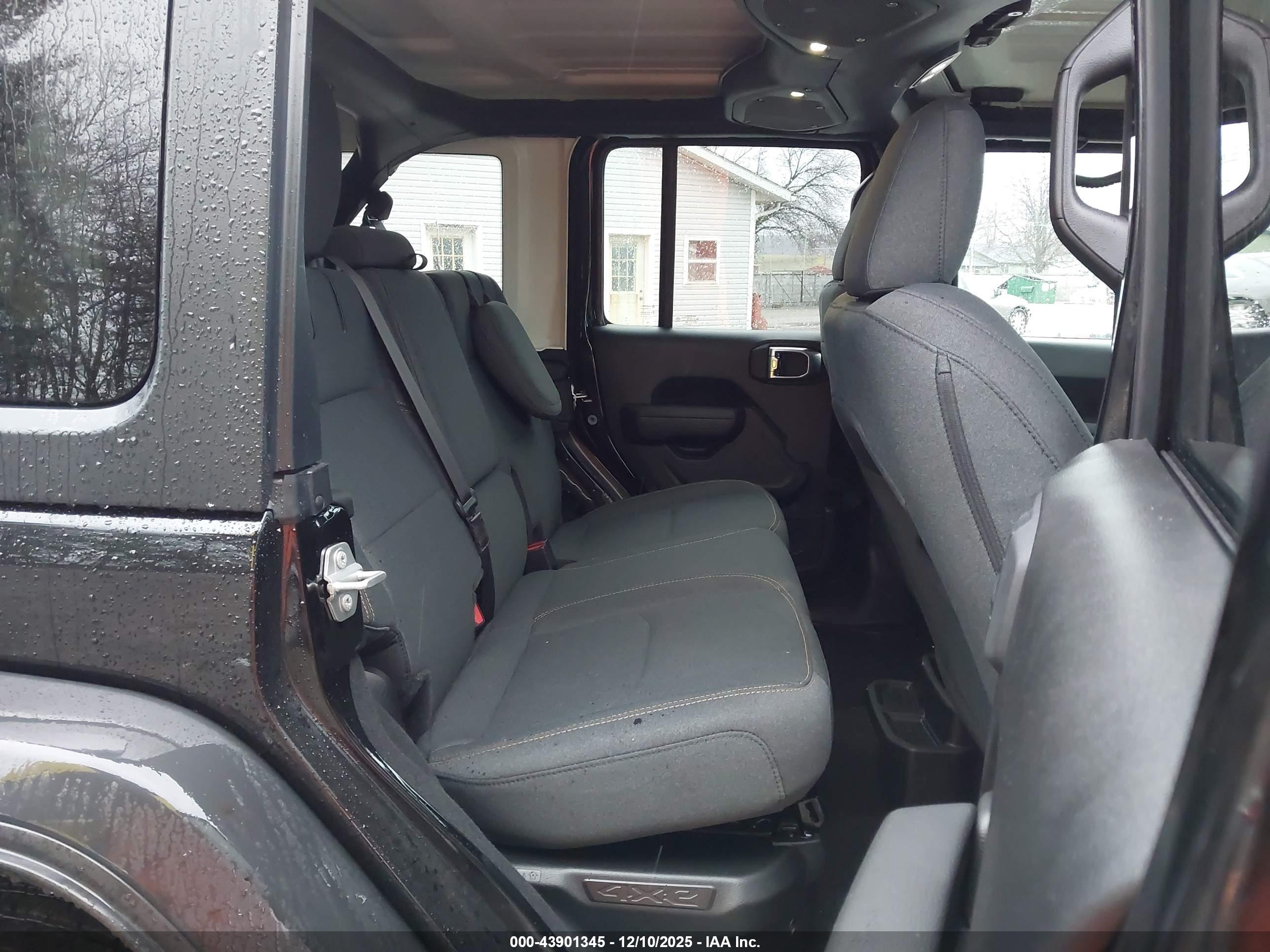 JEEP WRANGLER image 8