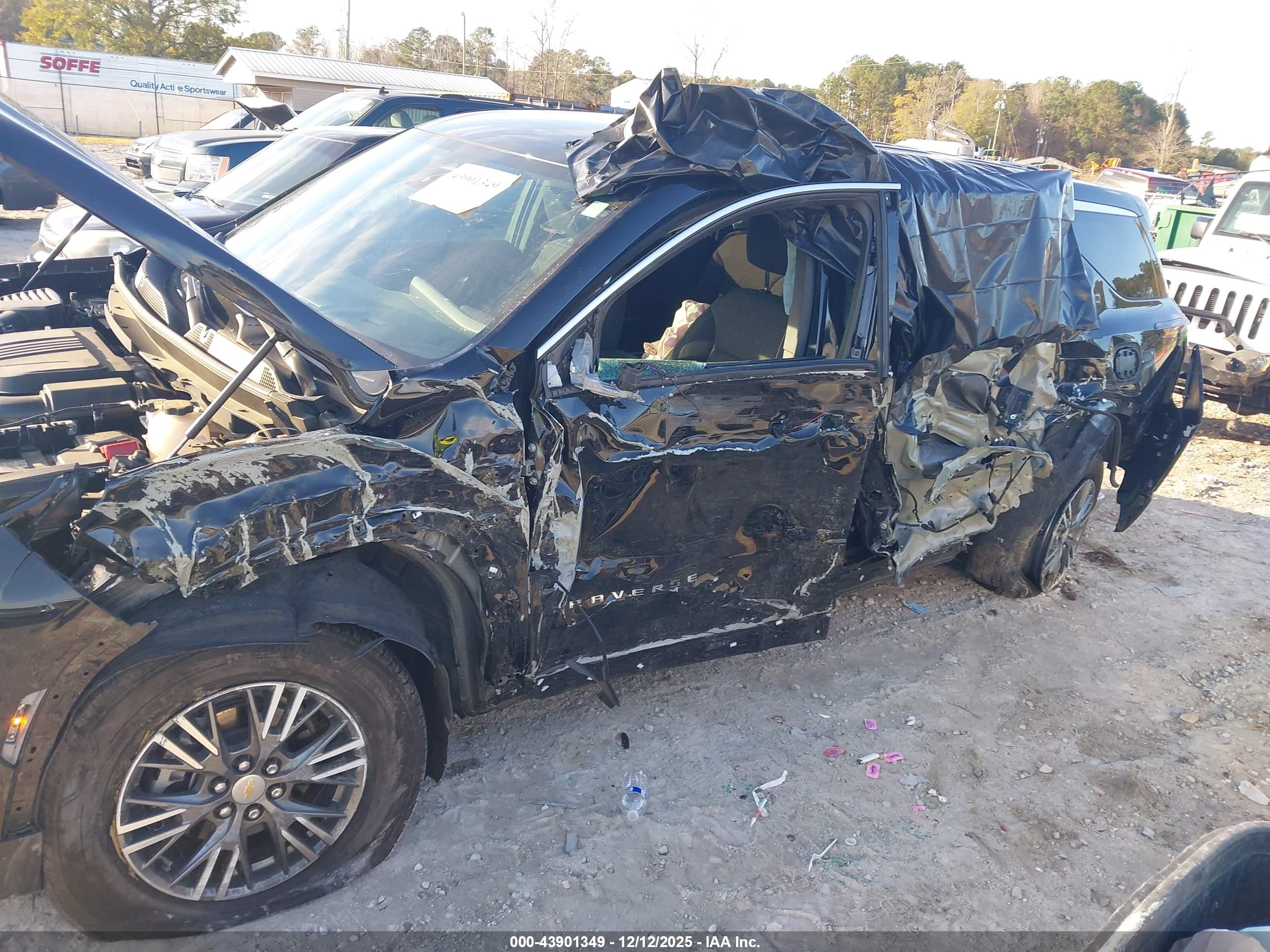 CHEVROLET TRAVERSE image 6