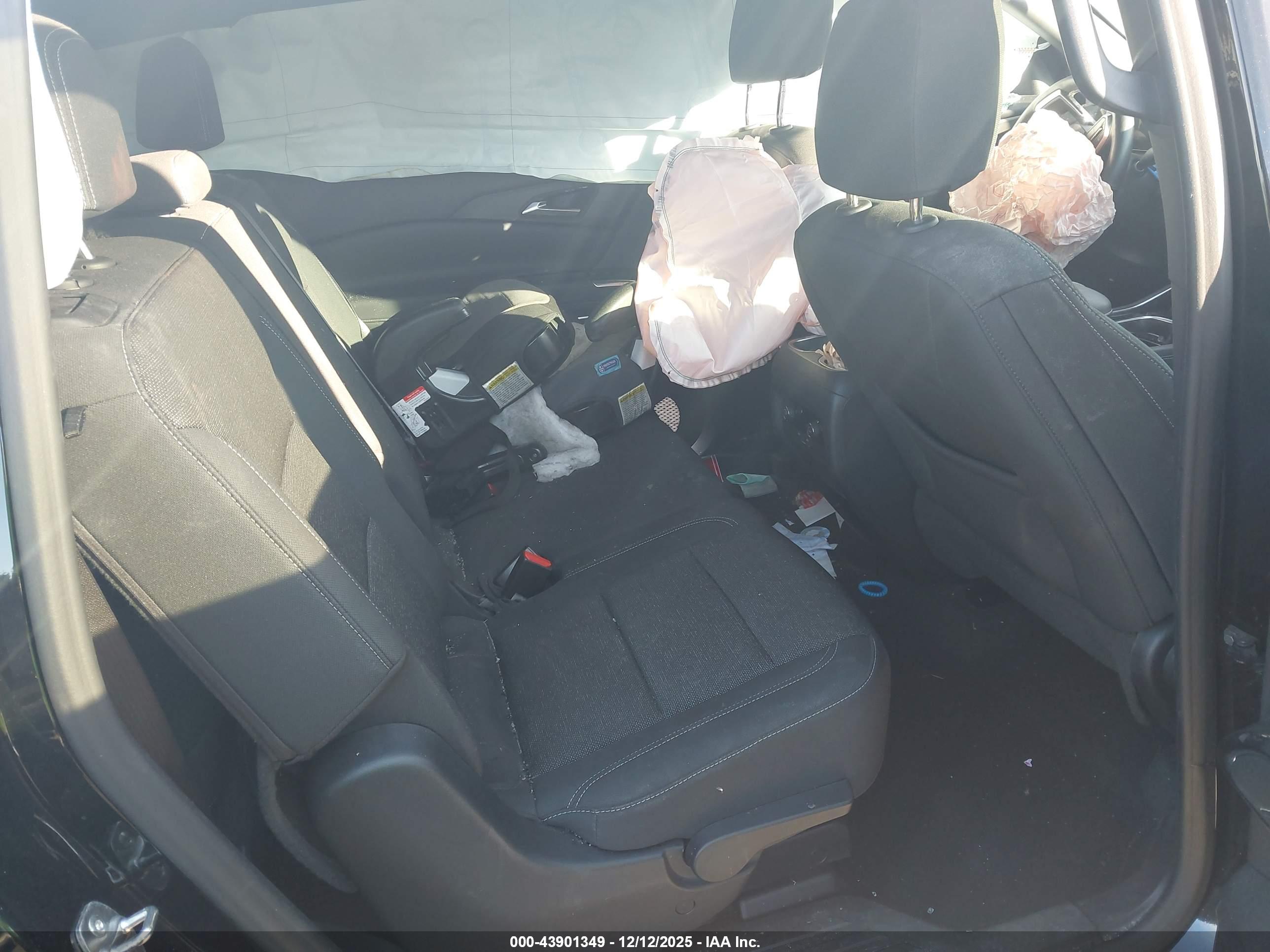 CHEVROLET TRAVERSE image 8
