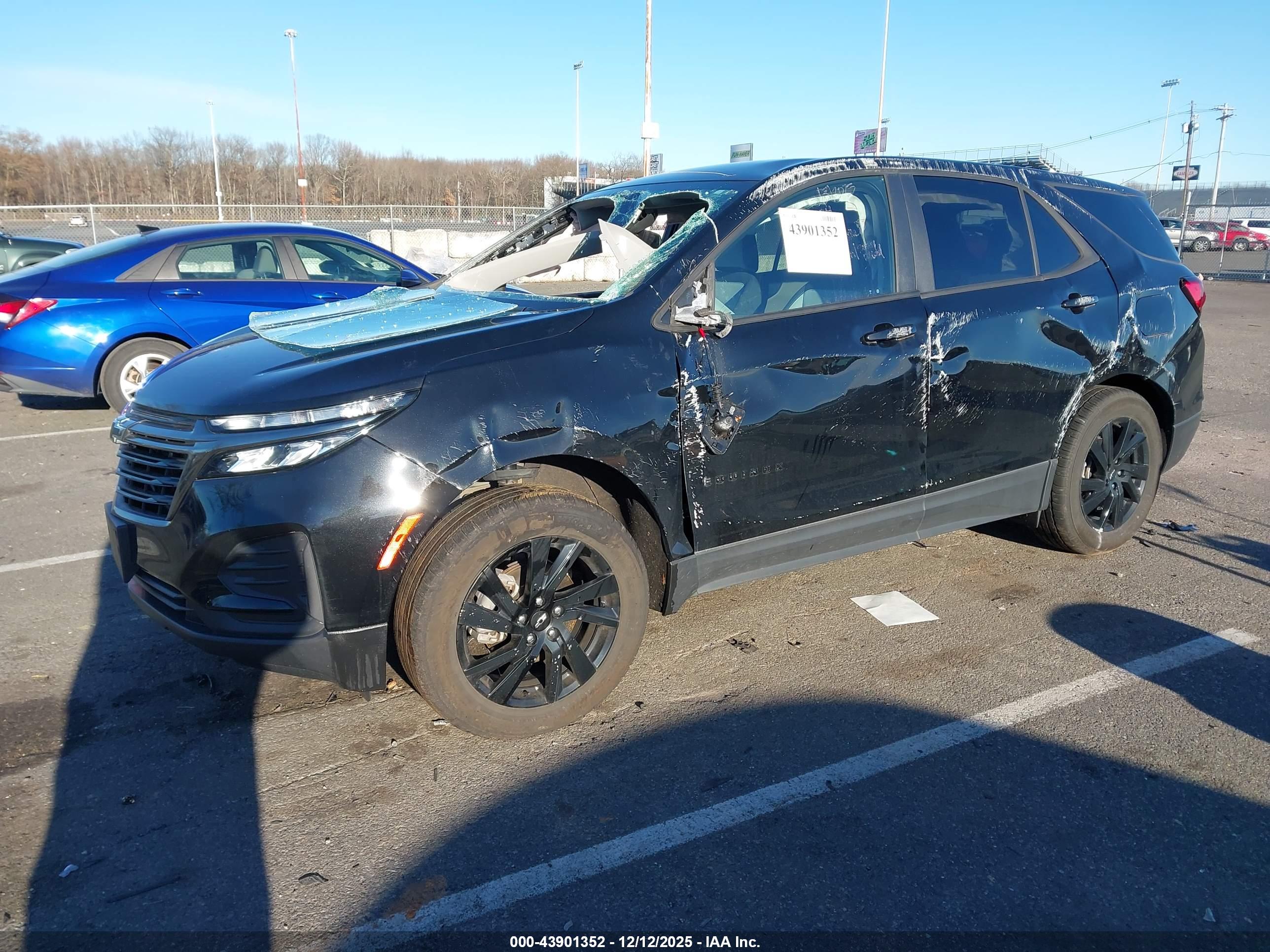 CHEVROLET EQUINOX image 2