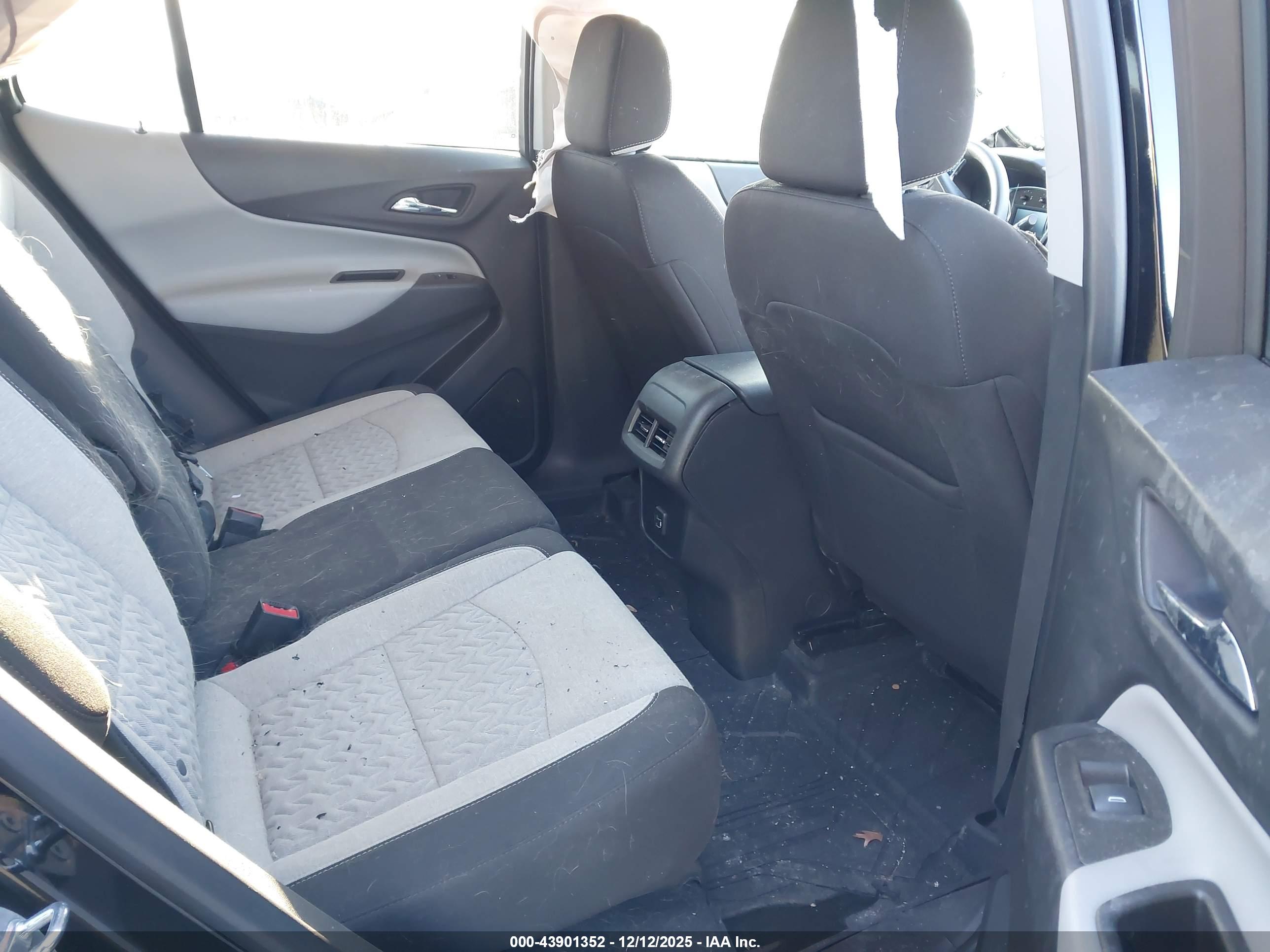 CHEVROLET EQUINOX image 8