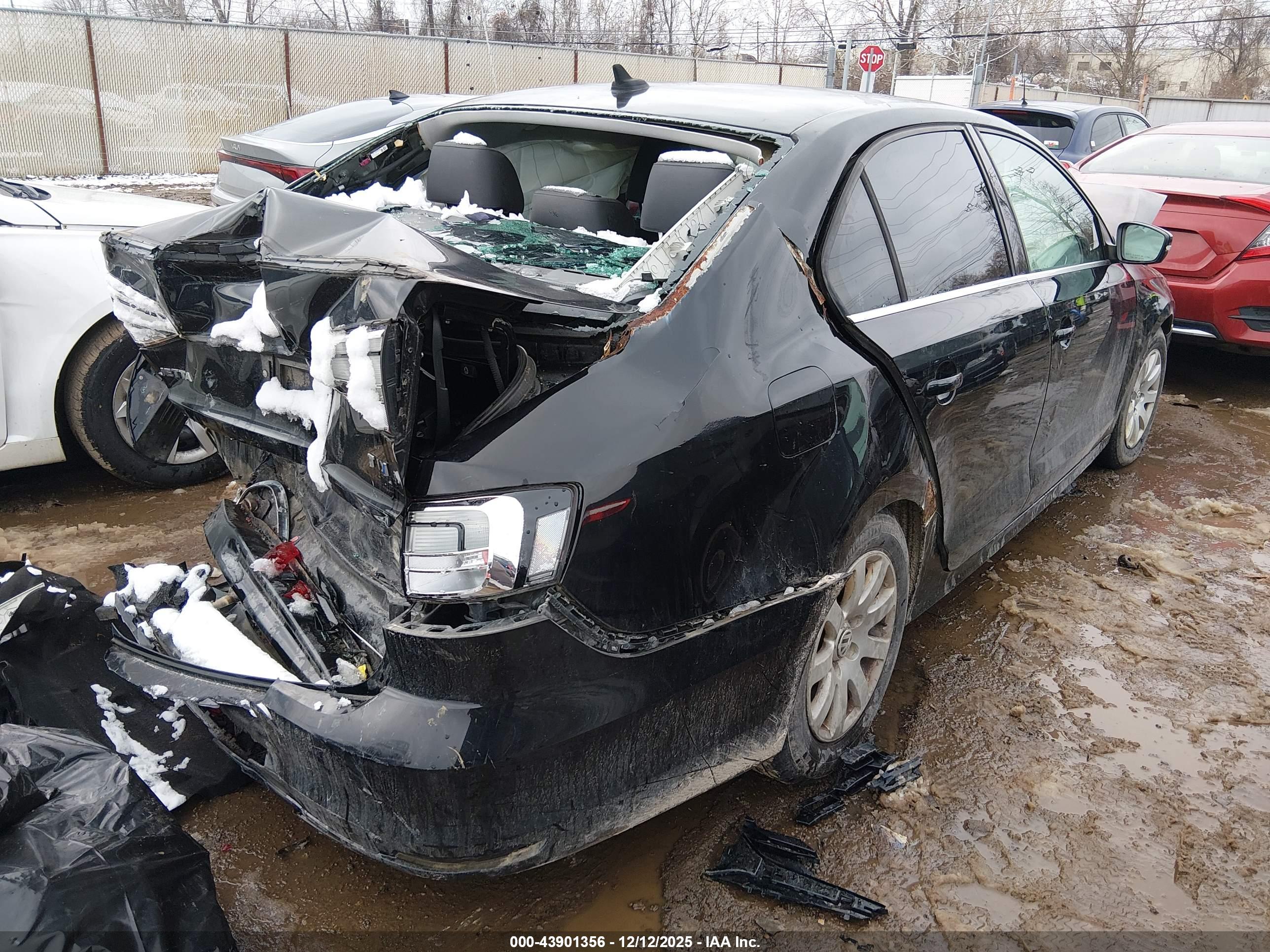 VOLKSWAGEN JETTA image 4