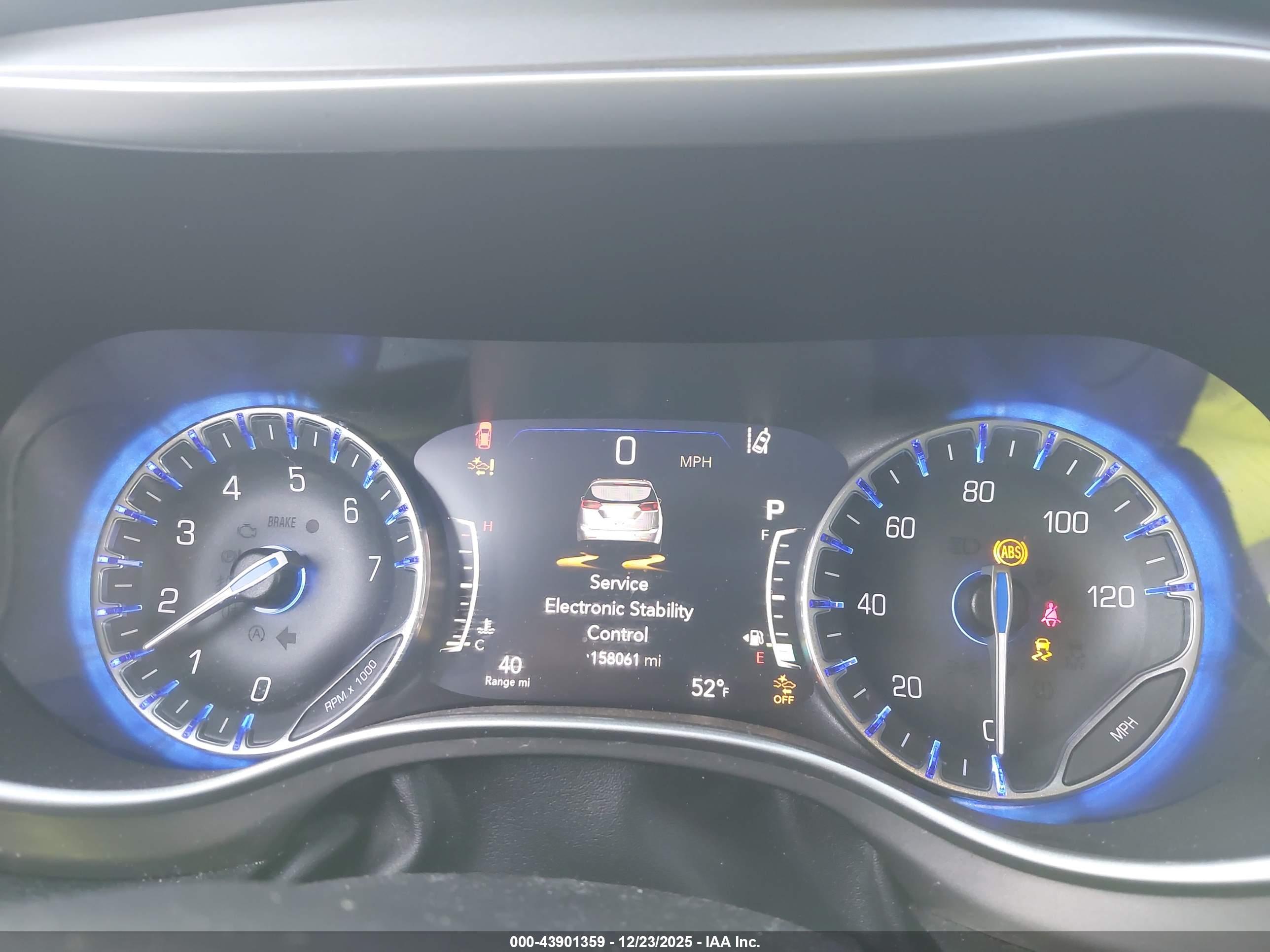 CHRYSLER PACIFICA image 7