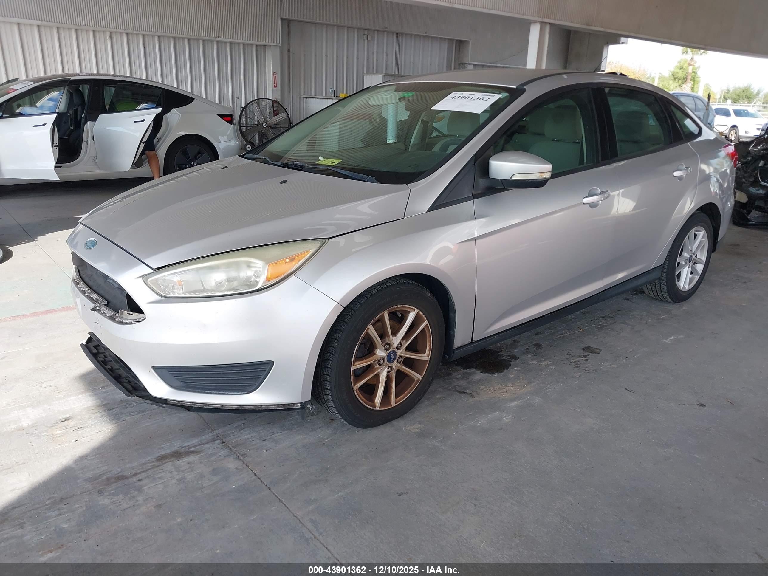 FORD FOCUS image 2