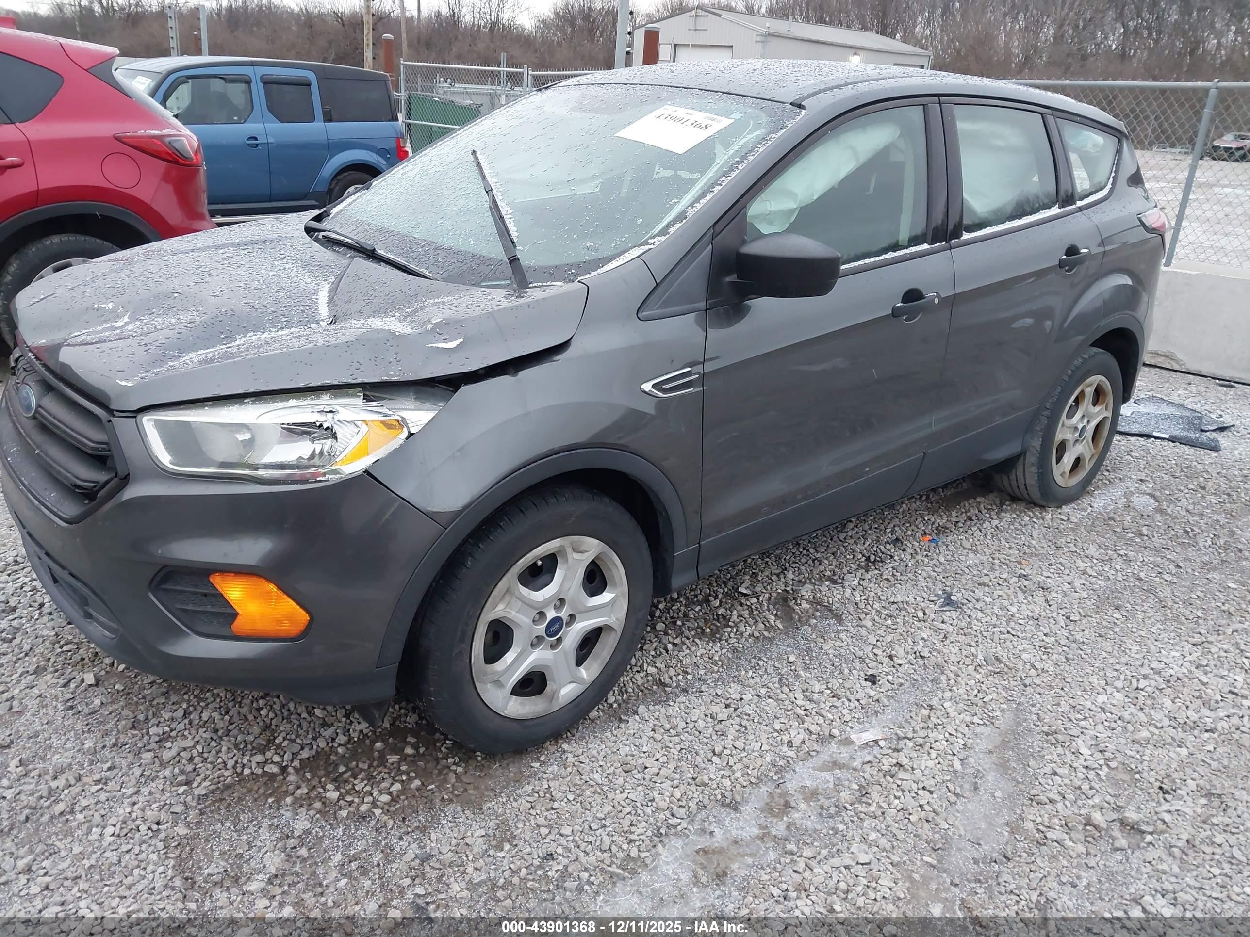 FORD ESCAPE image 2