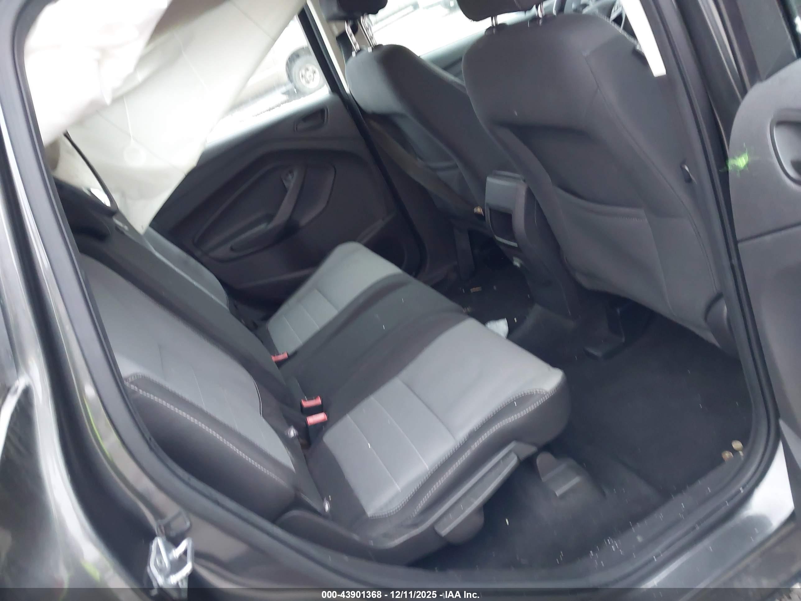FORD ESCAPE image 8