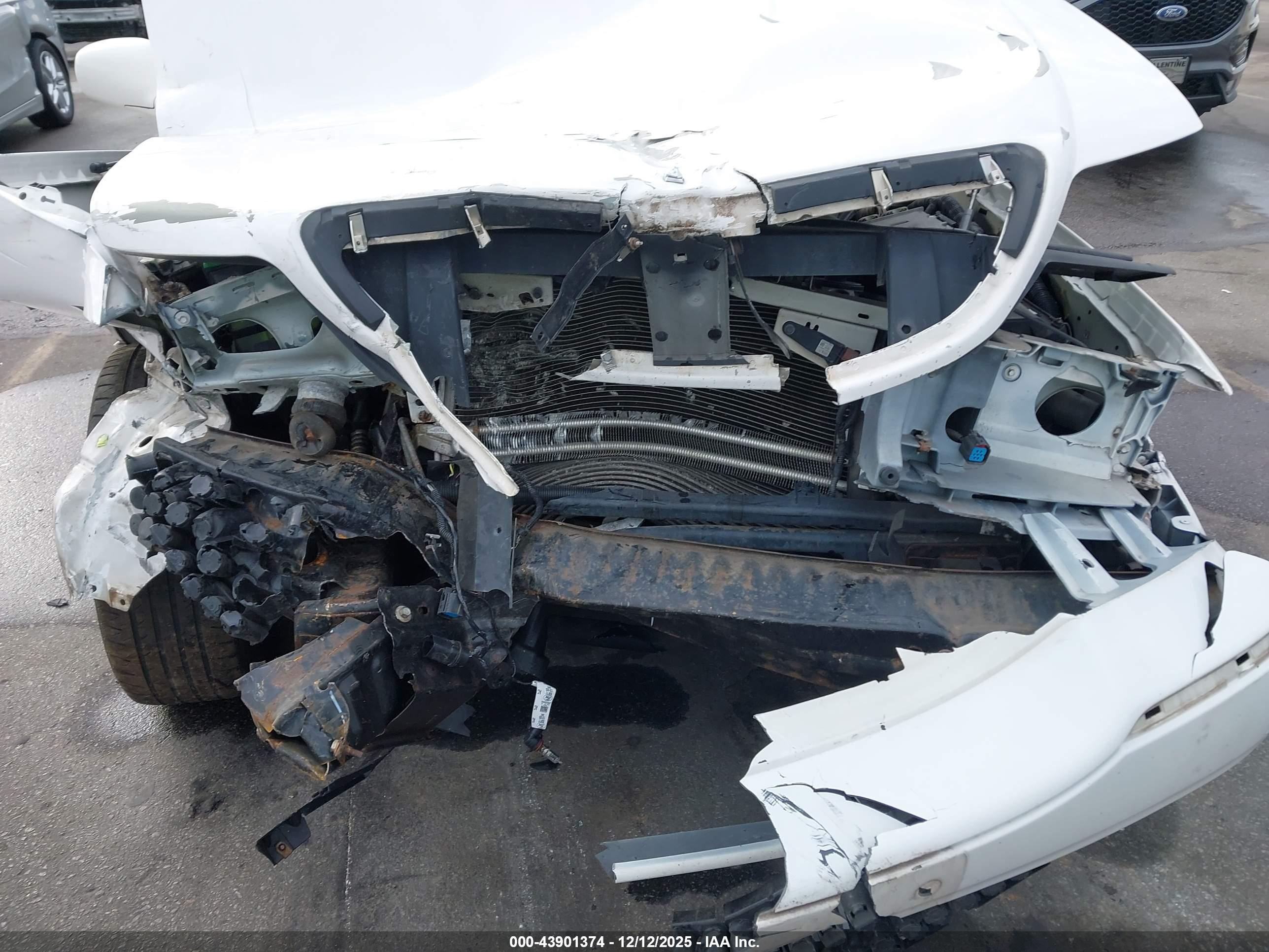 LINCOLN TOWN image 6