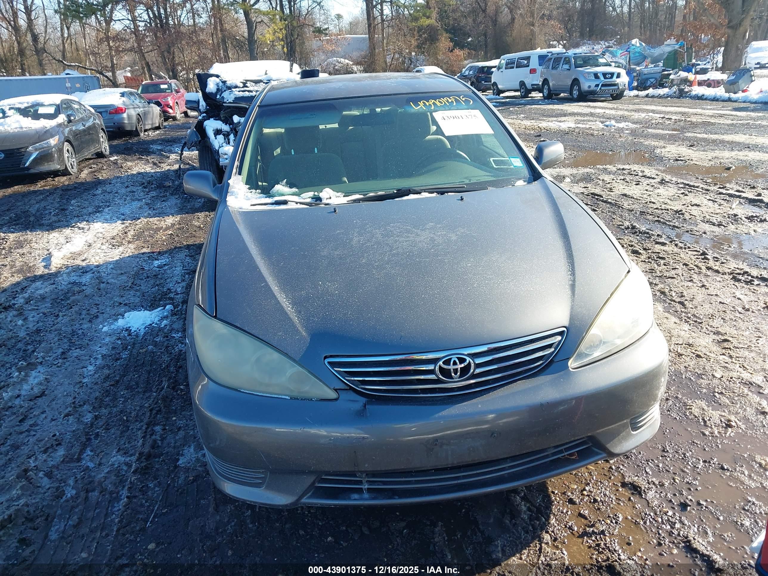 TOYOTA CAMRY image 6
