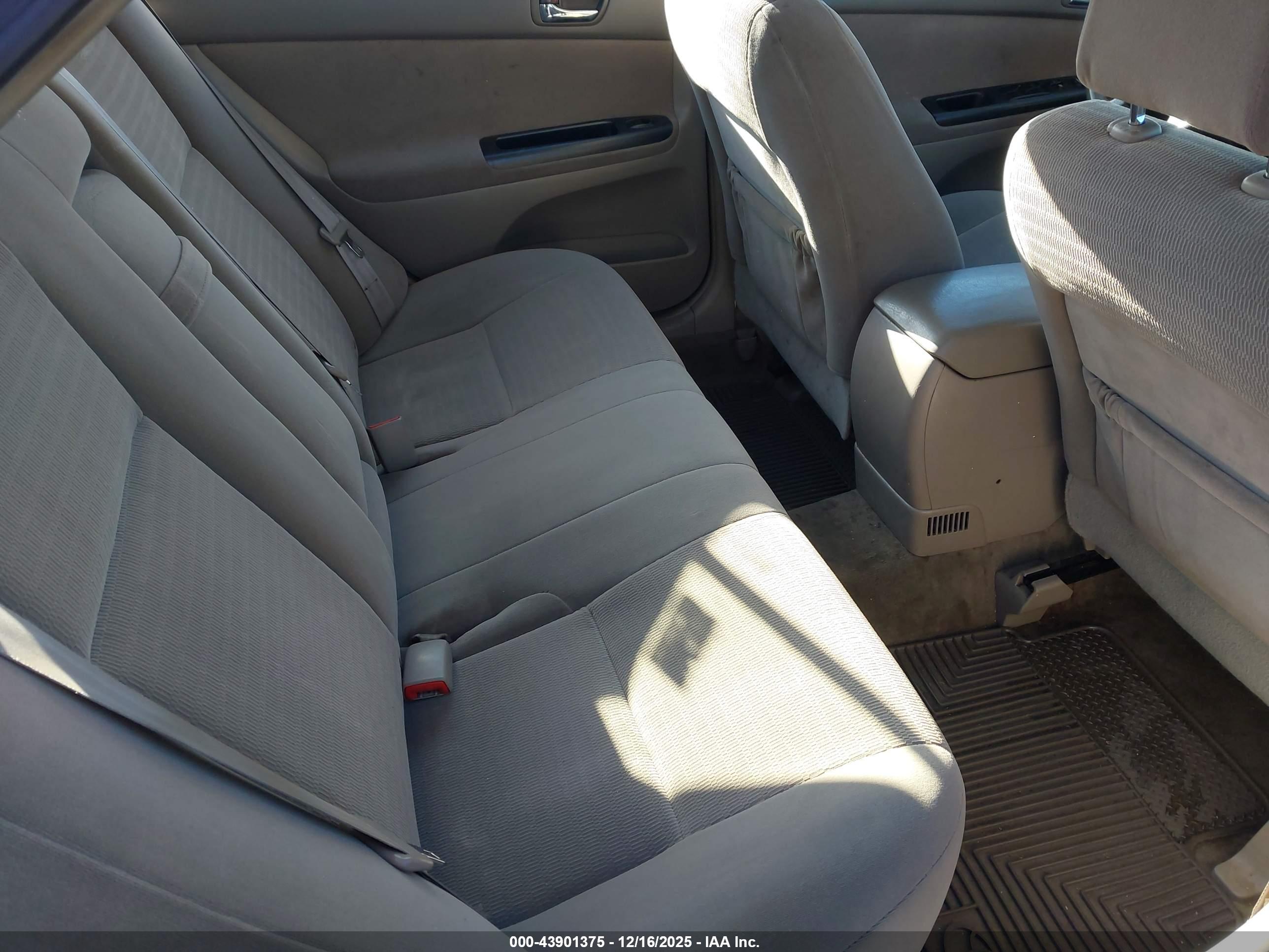 TOYOTA CAMRY image 8
