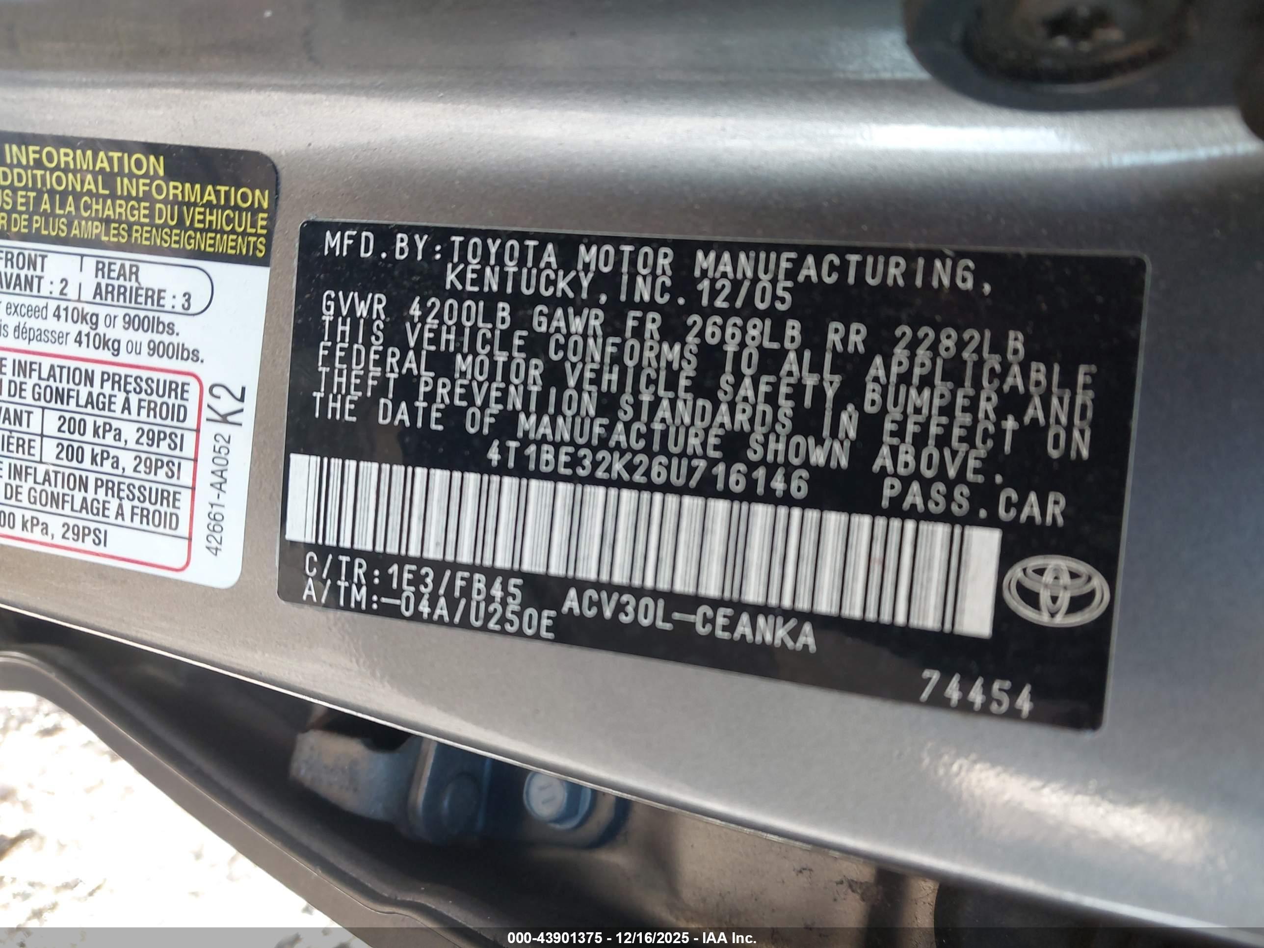 TOYOTA CAMRY image 9