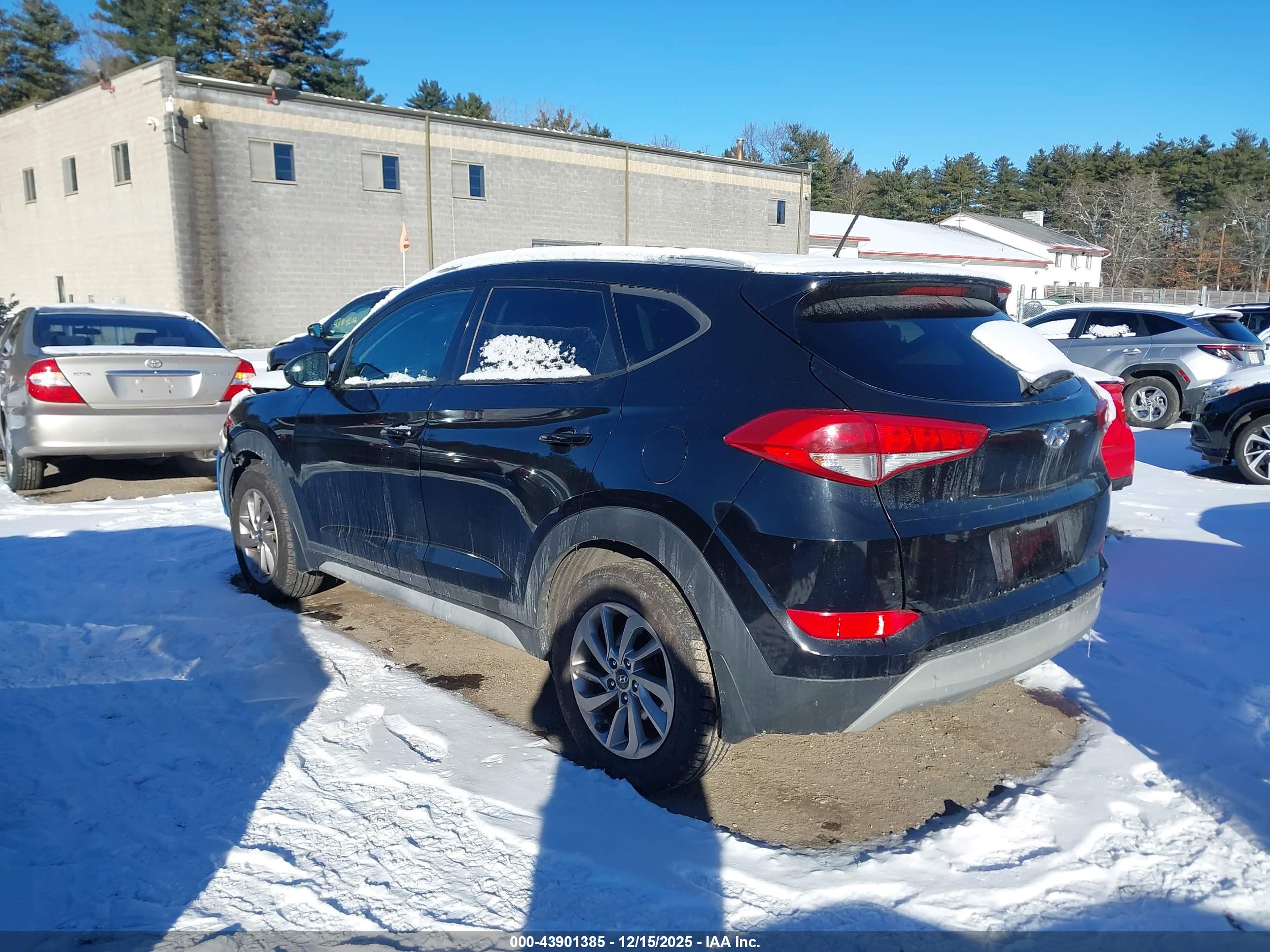 HYUNDAI TUCSON image 3