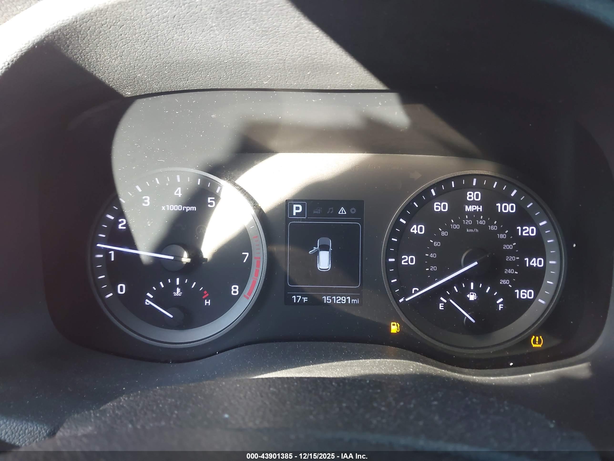 HYUNDAI TUCSON image 7