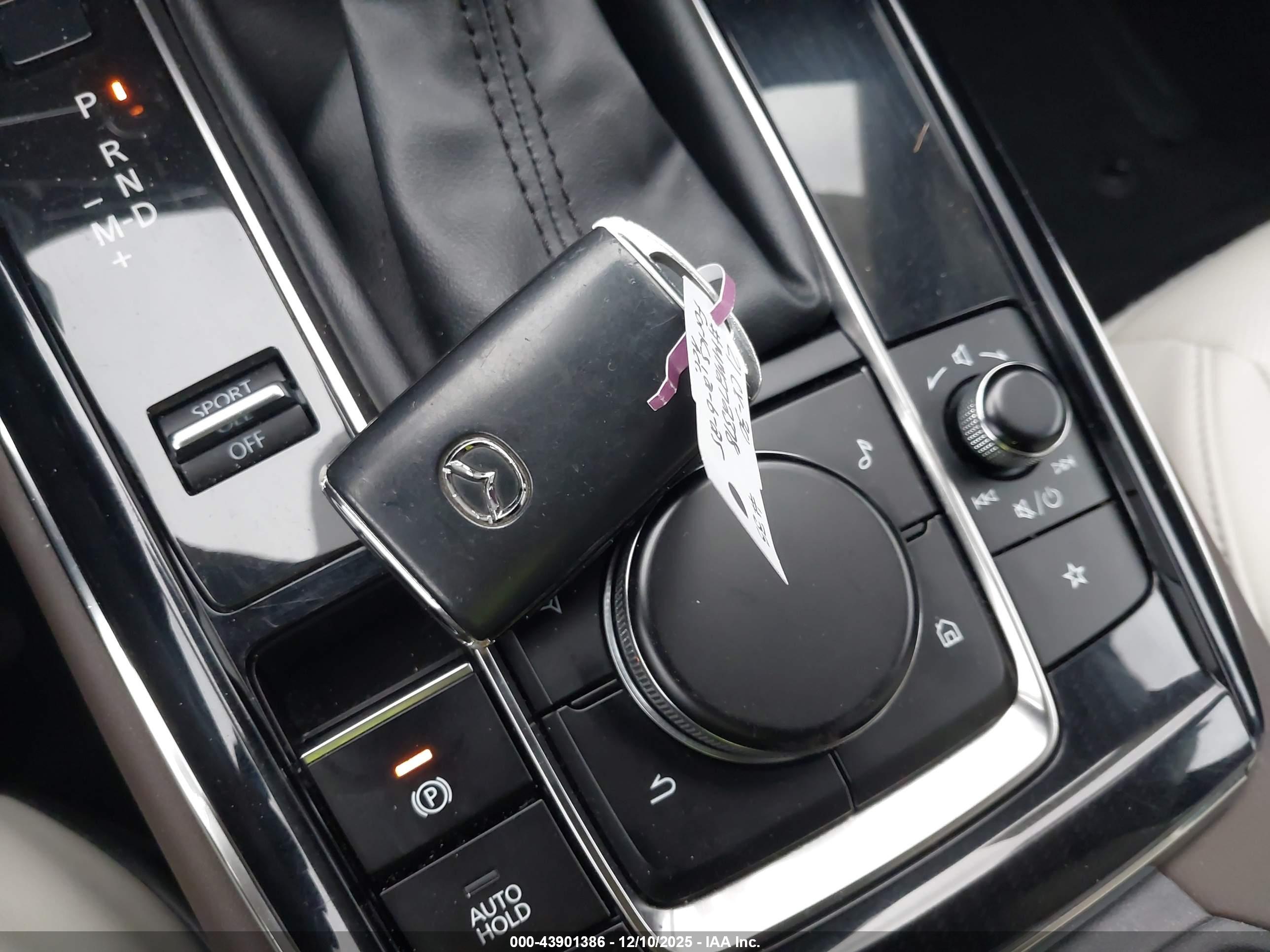 MAZDA CX-30 image 11