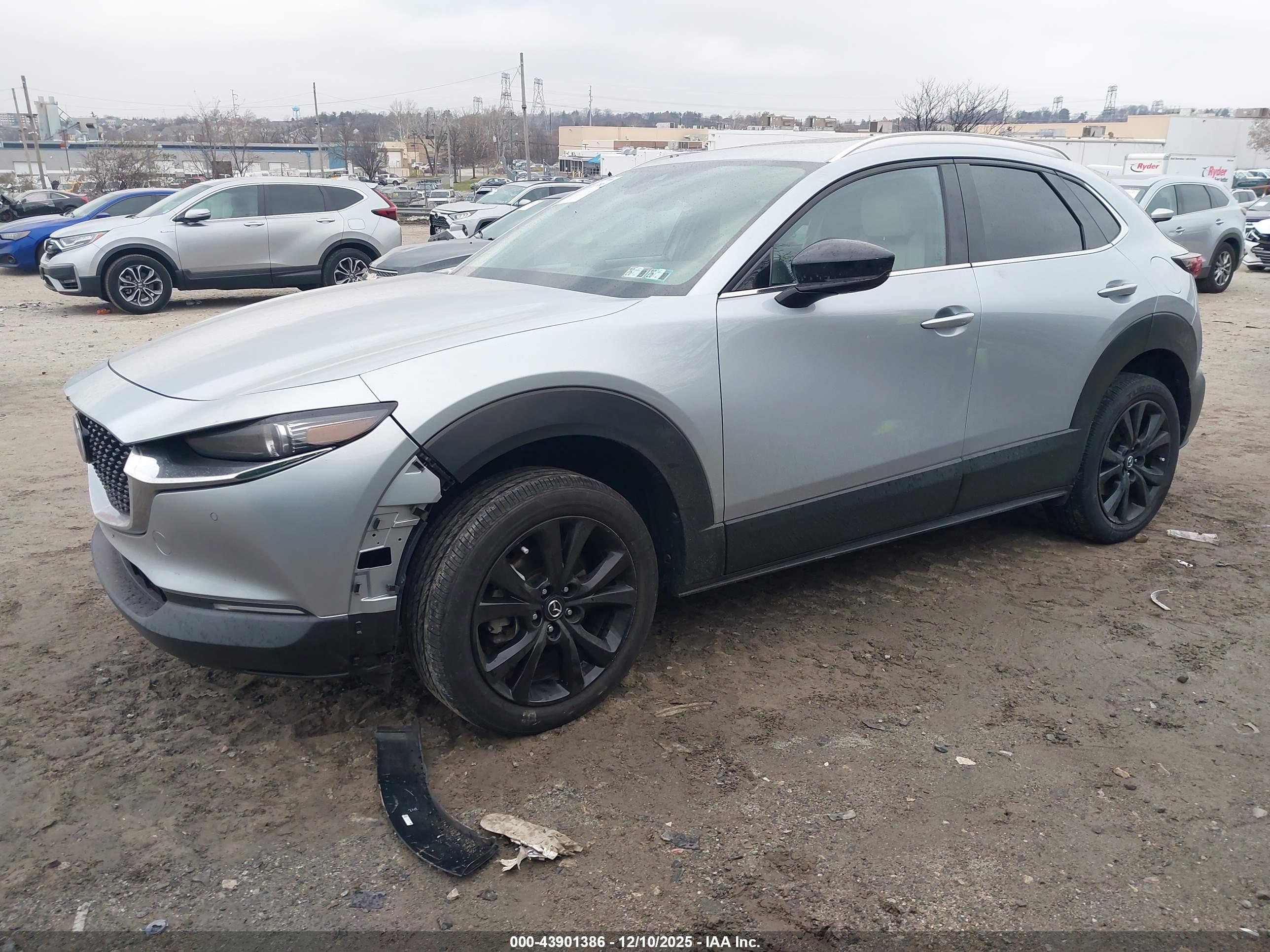 MAZDA CX-30 image 2