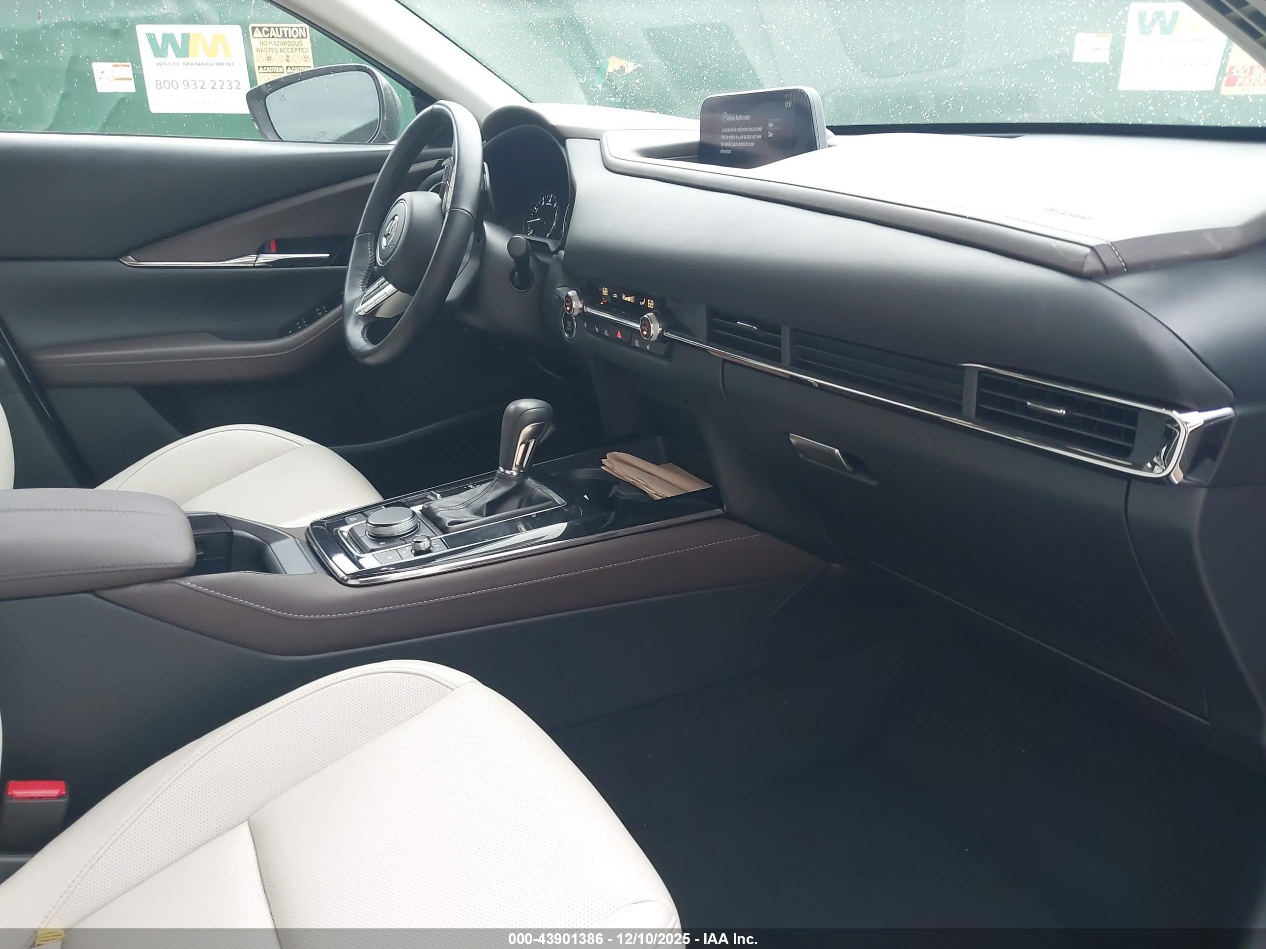MAZDA CX-30 image 5