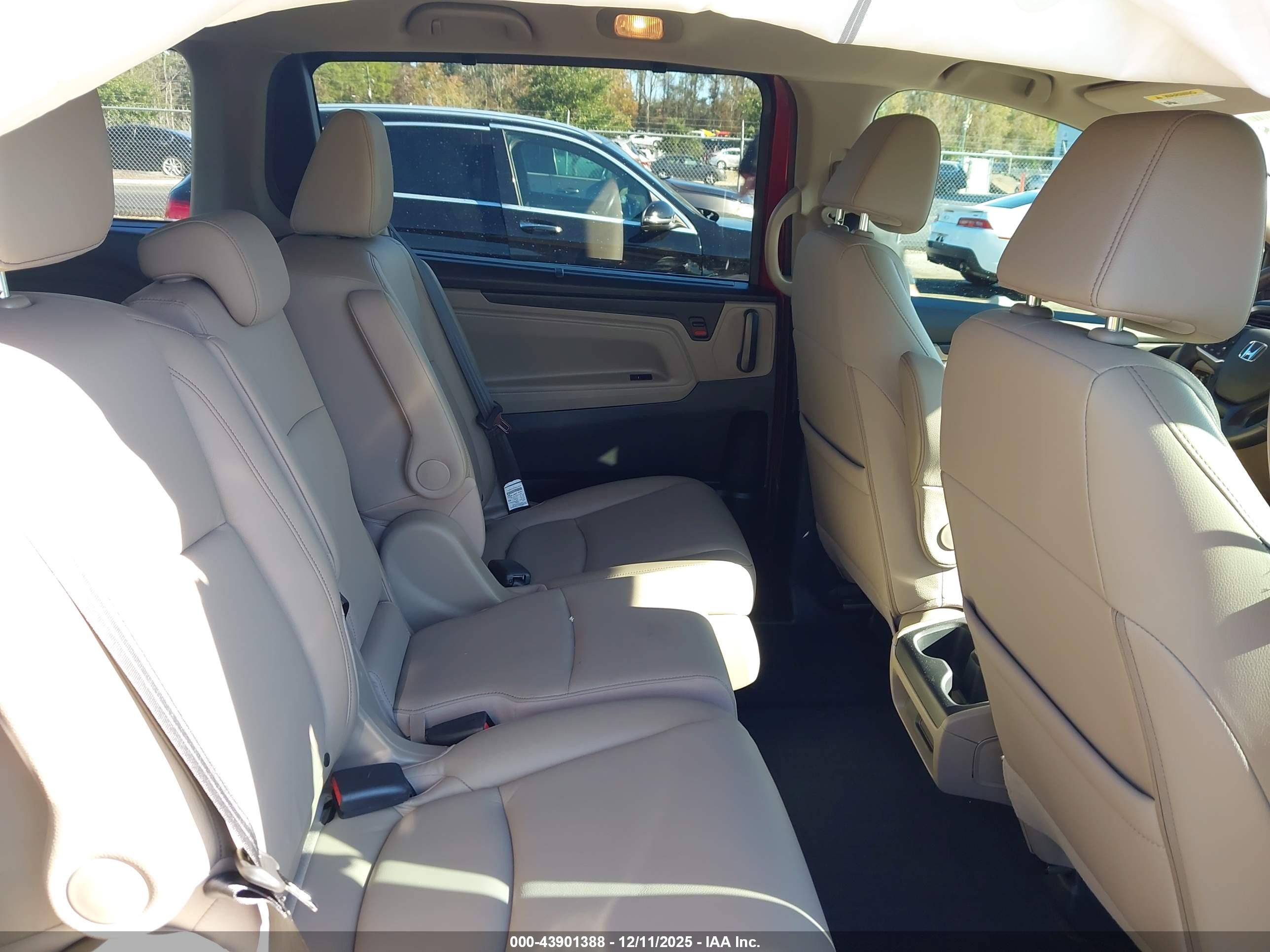HONDA ODYSSEY image 8