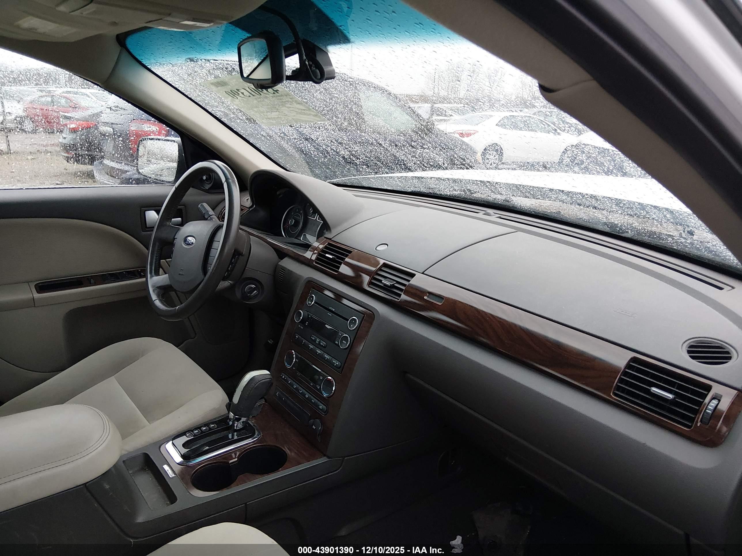 FORD TAURUS image 5