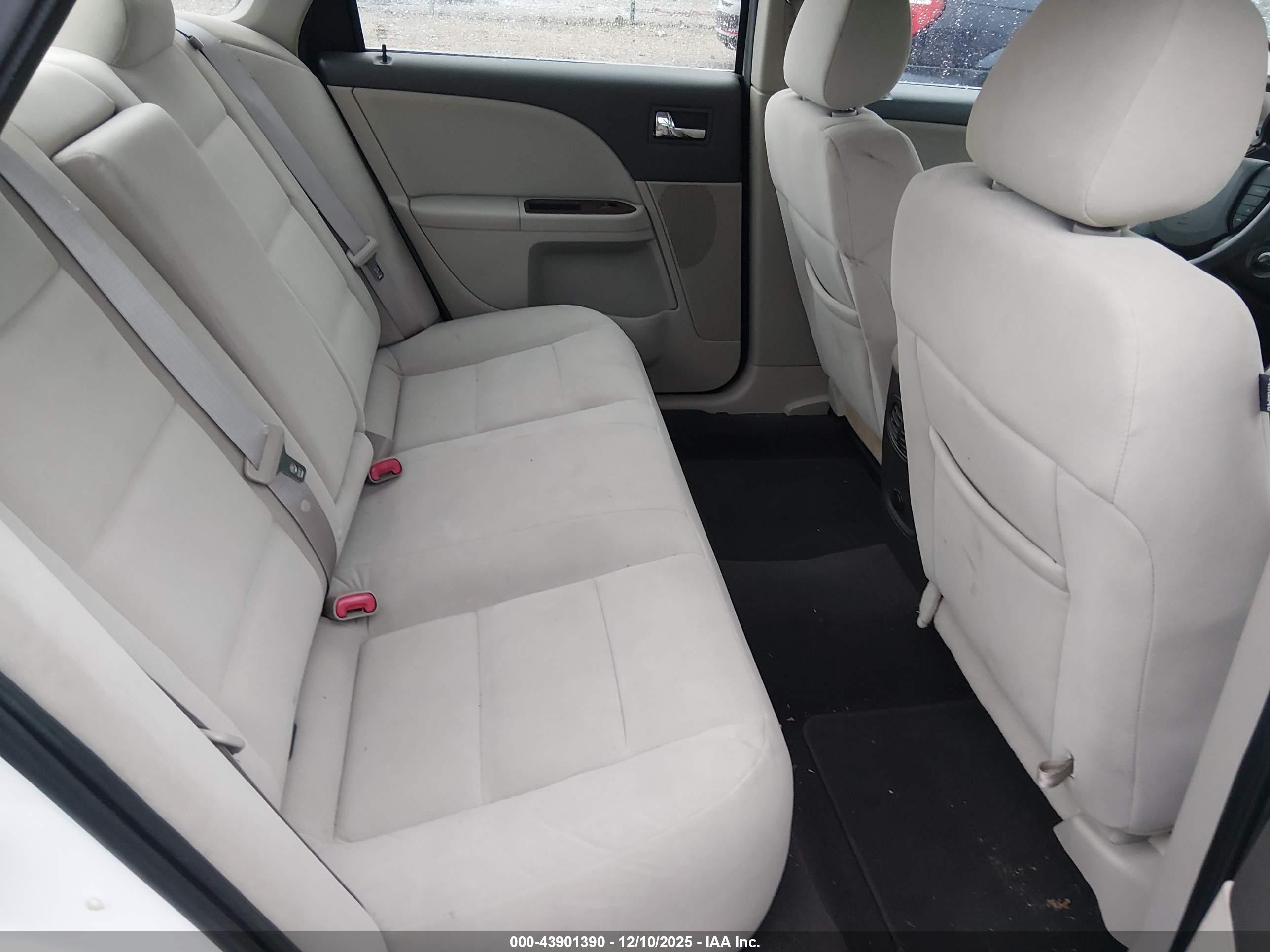 FORD TAURUS image 8