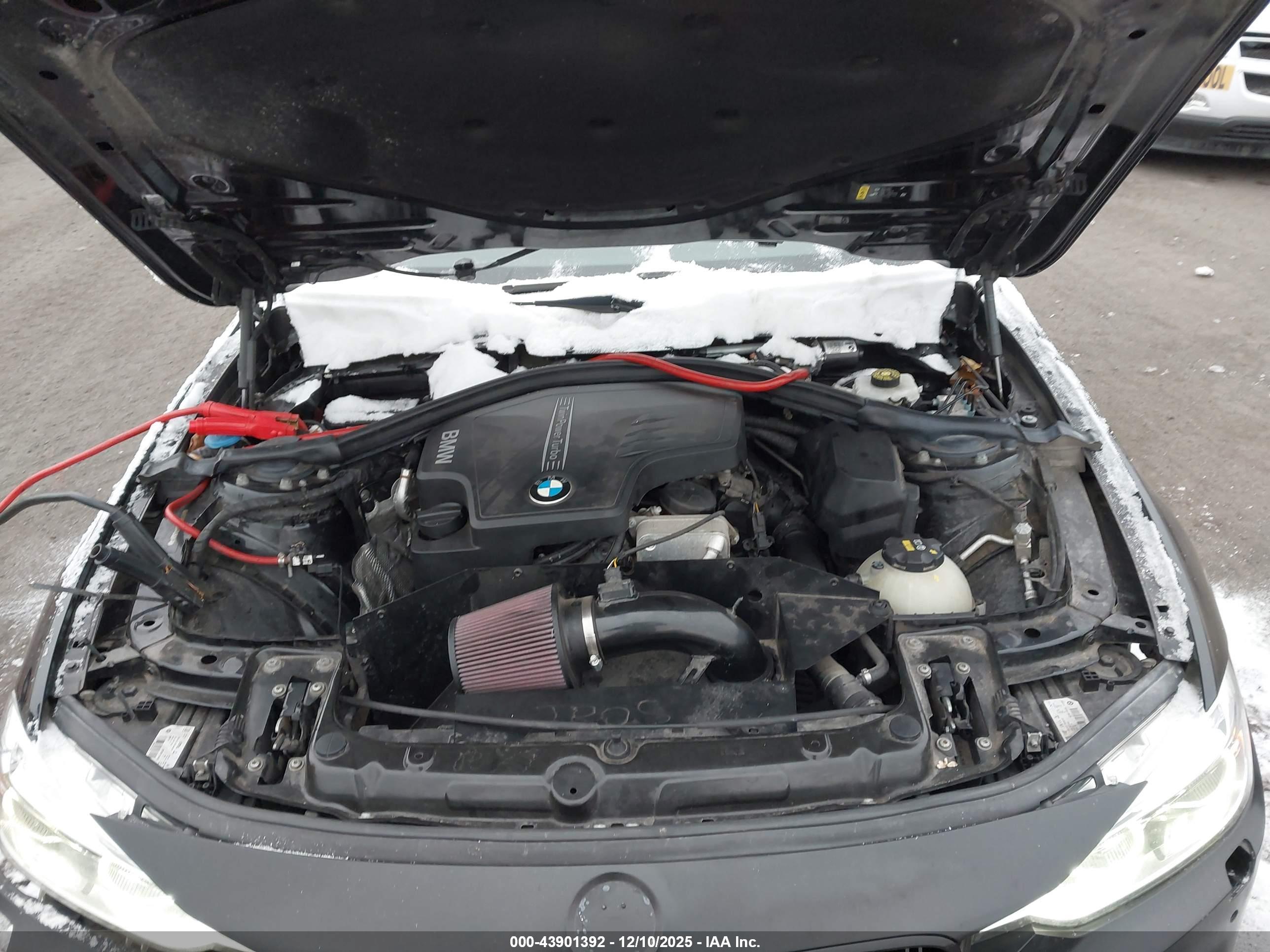 BMW 320I image 10